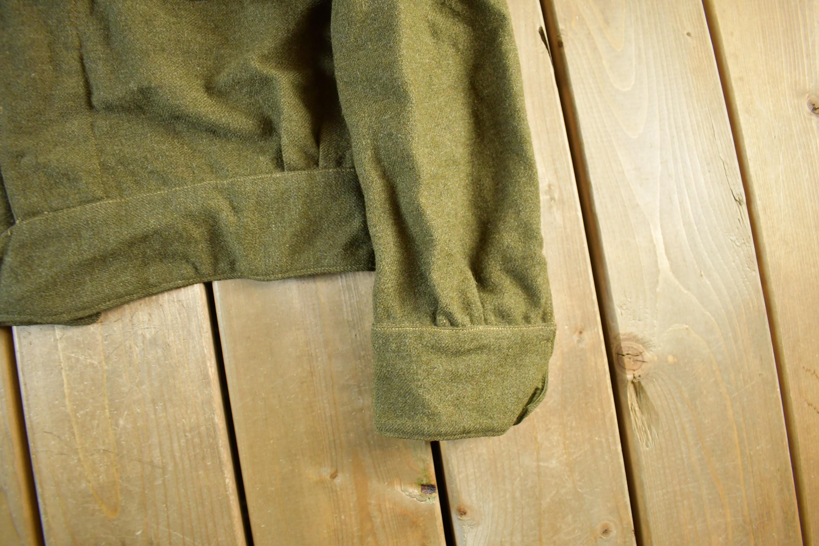 Vintage 1970s Military Wool Button Up Collared Army Jacket Men's Small