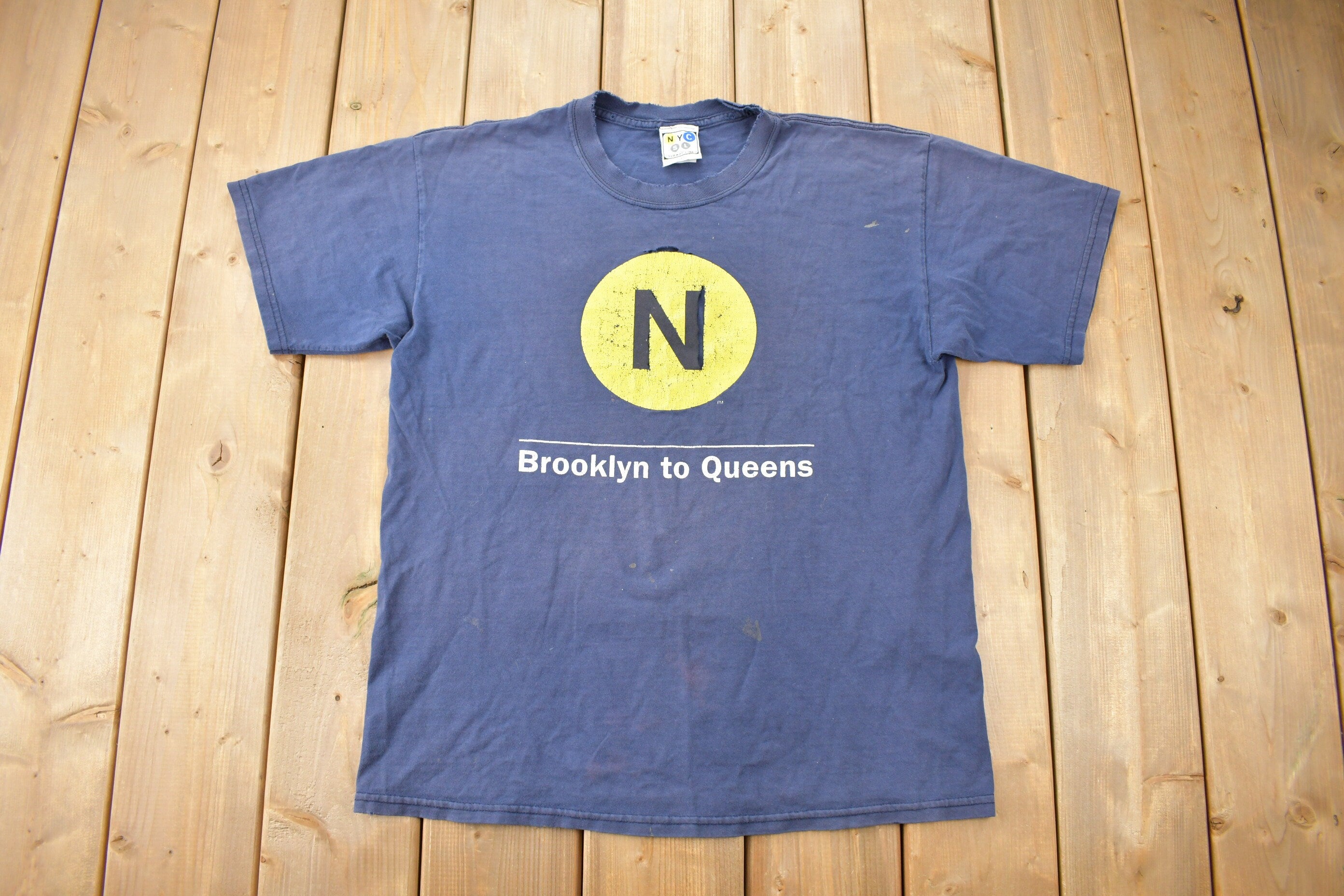 Vintage 1990s Brooklyn To Queens MTA Graphic T-Shirt