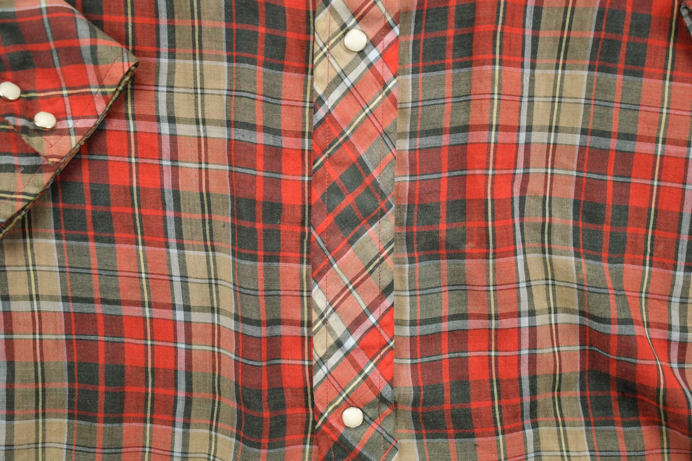 Vintage 1990s Wrangler Plaid Button Up Shirt