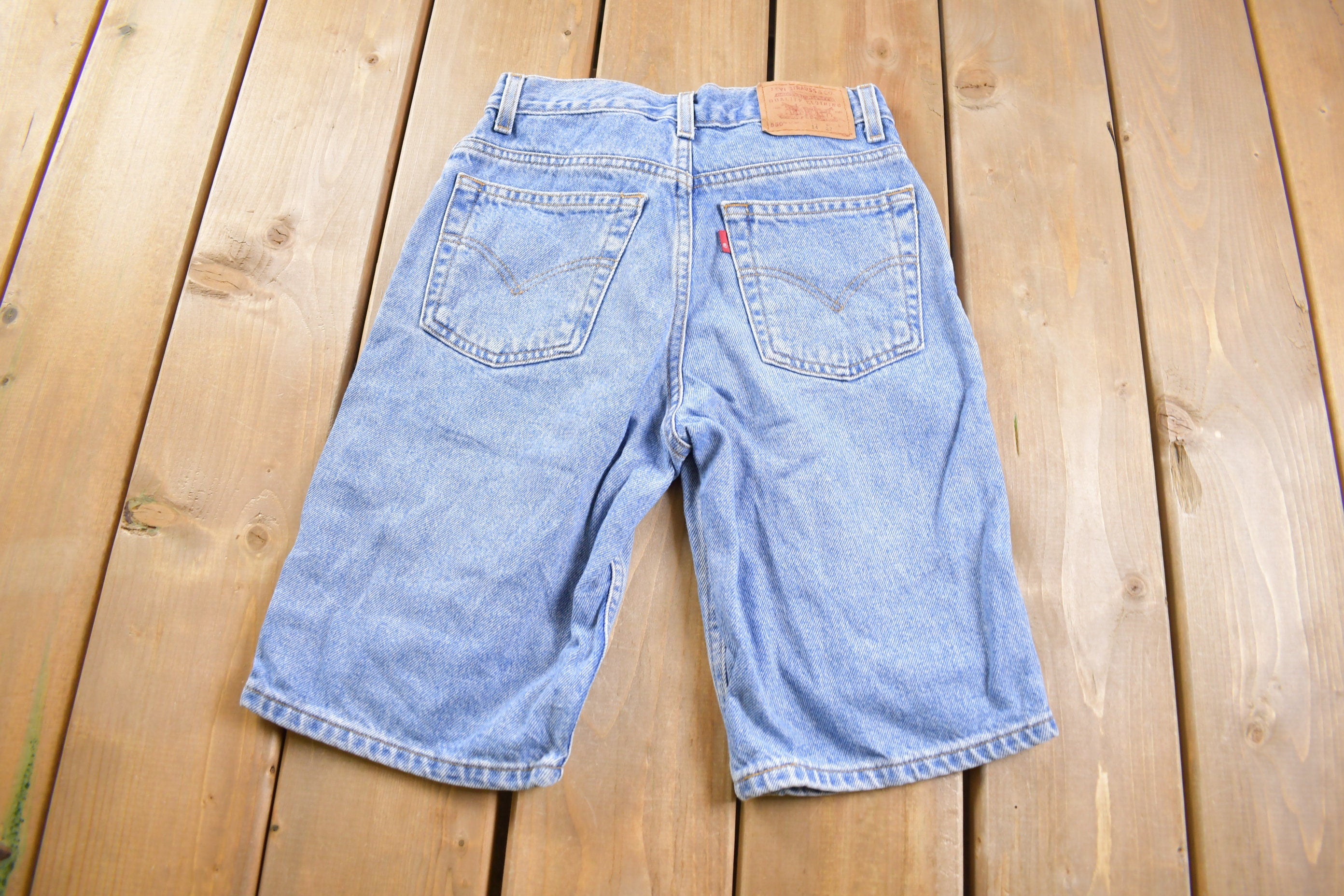 Vintage 1990s Levi 550 Red Tab Jean Shorts Size 26 x 10