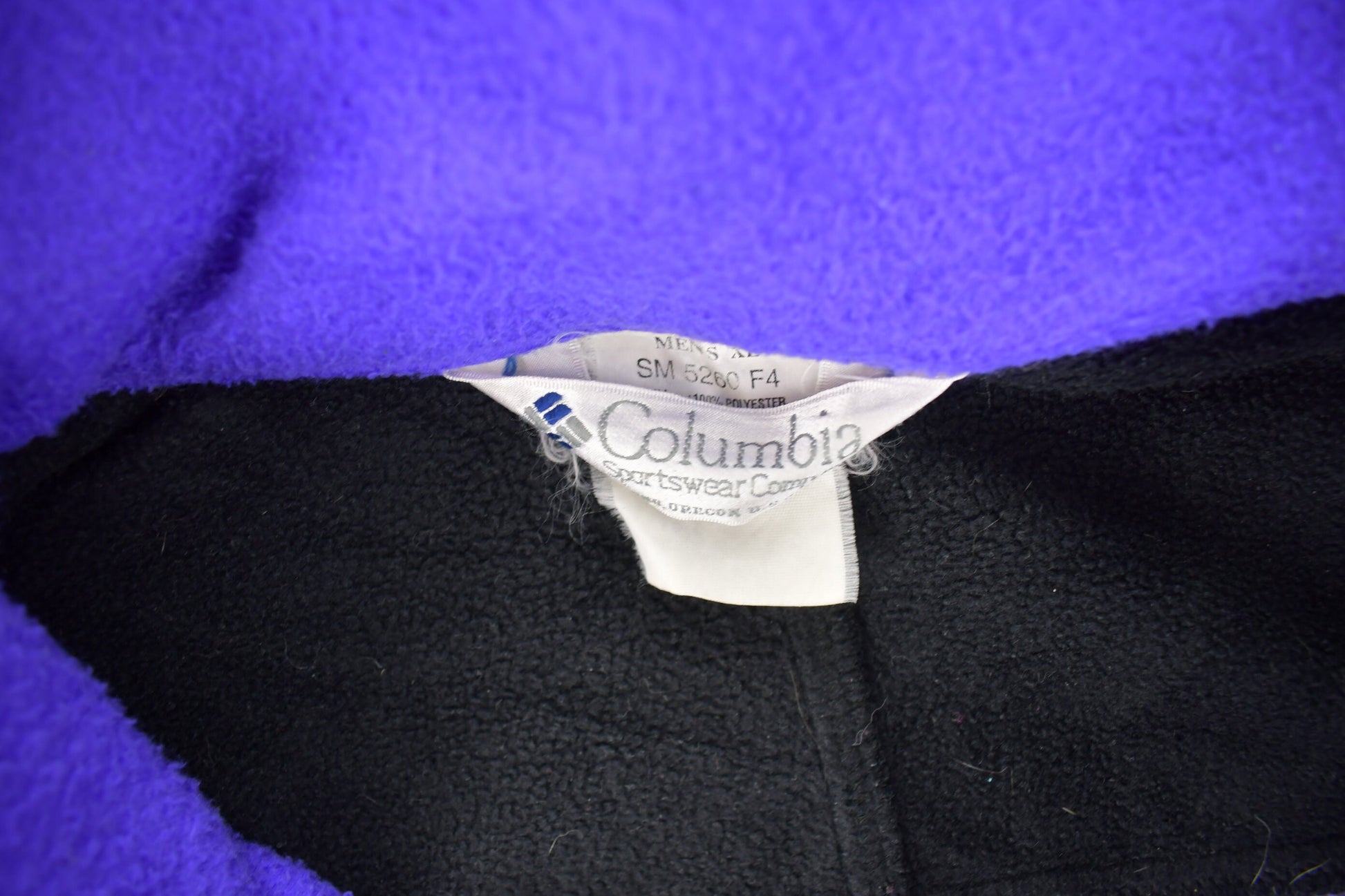 Vintage 2004 Columbia Sportswear Full Zip Fleece Sweater /