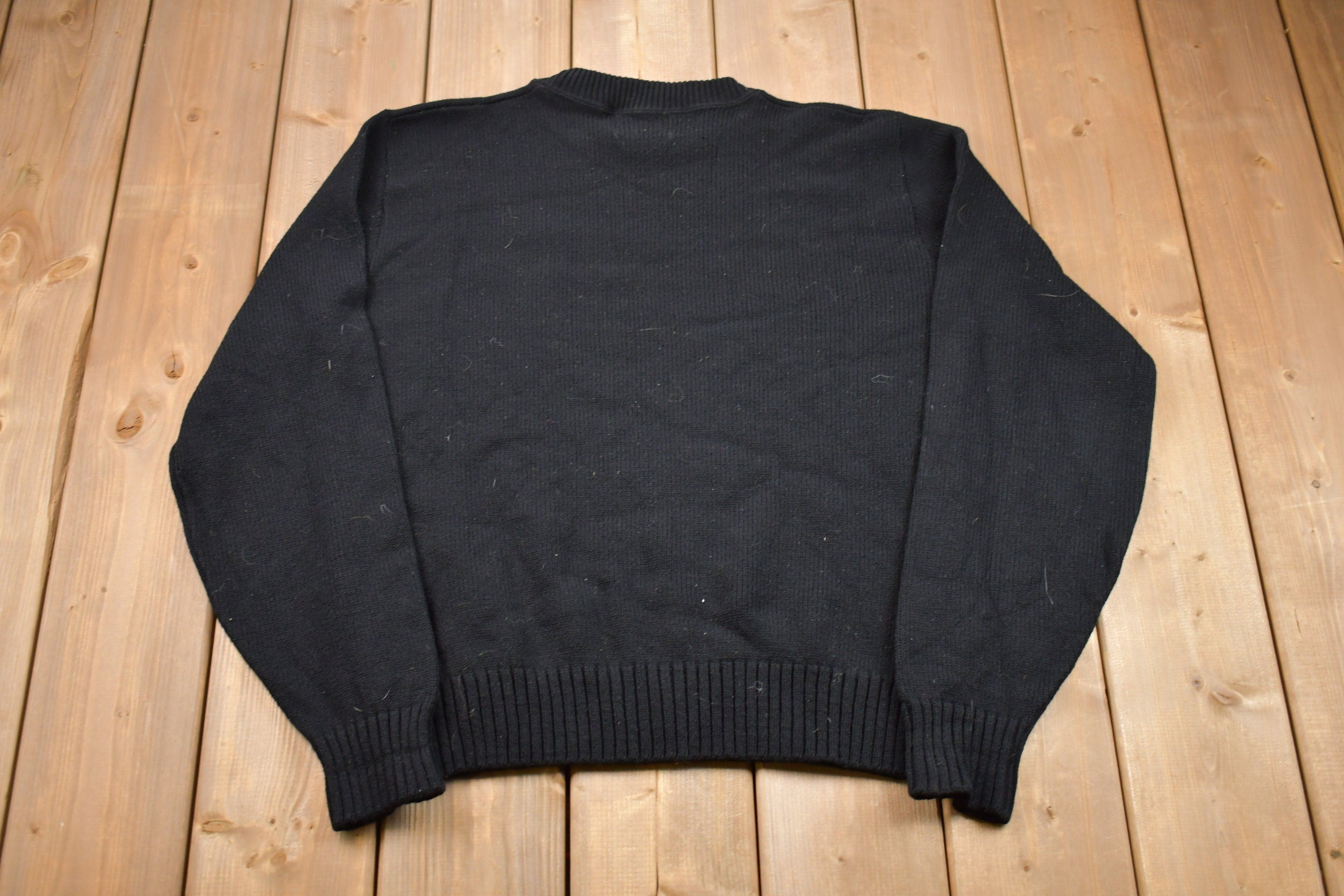 Vintage 1990s Amateur Penguins Embroidered Logo Knitted Sweater /