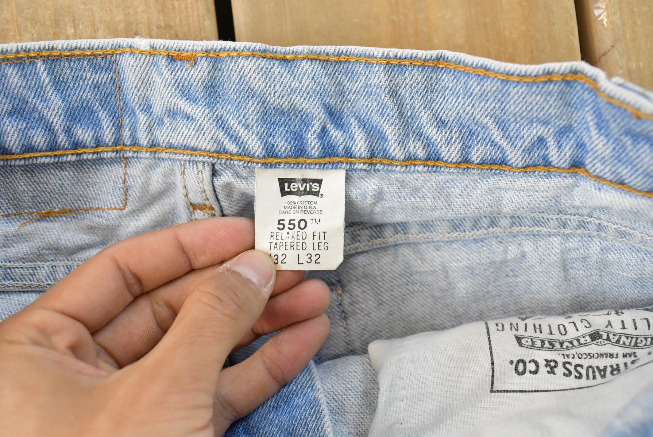 Vintage 1990s Levi's 550 Relaxed Tapered Denim Jeans Men's 30 x 30 / Made in USA