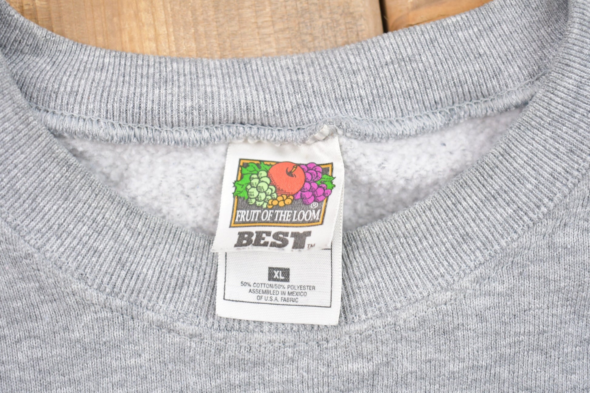 Vintage 1990s Deer Animal Crewneck Sweatshirt / 90s Crewneck / Souvenir / Athleisure / Streetwear / Deer Sweatshirt / Embroidered