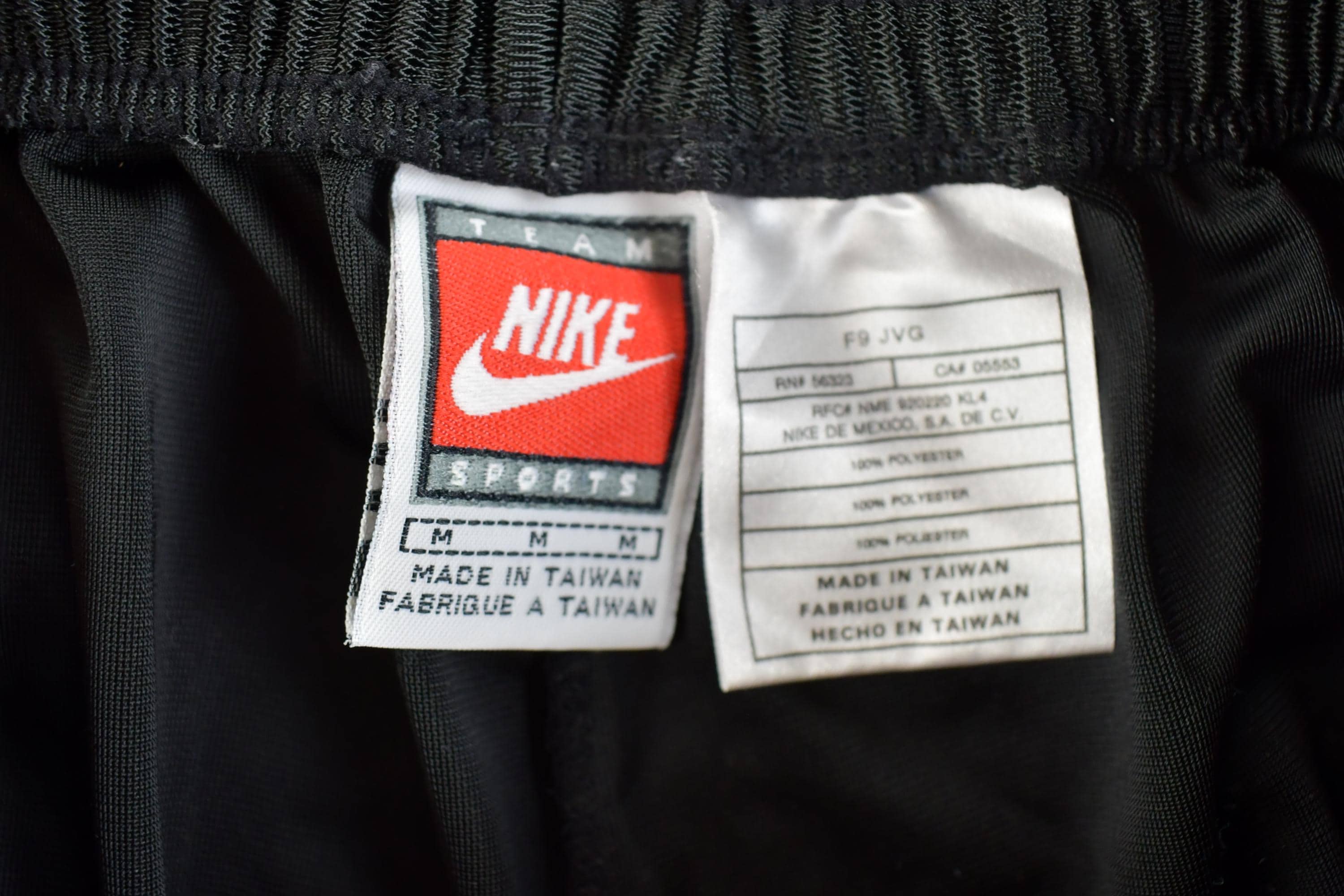 Vintage Y2K Nike Basketball Mini Swoosh Shorts Size M