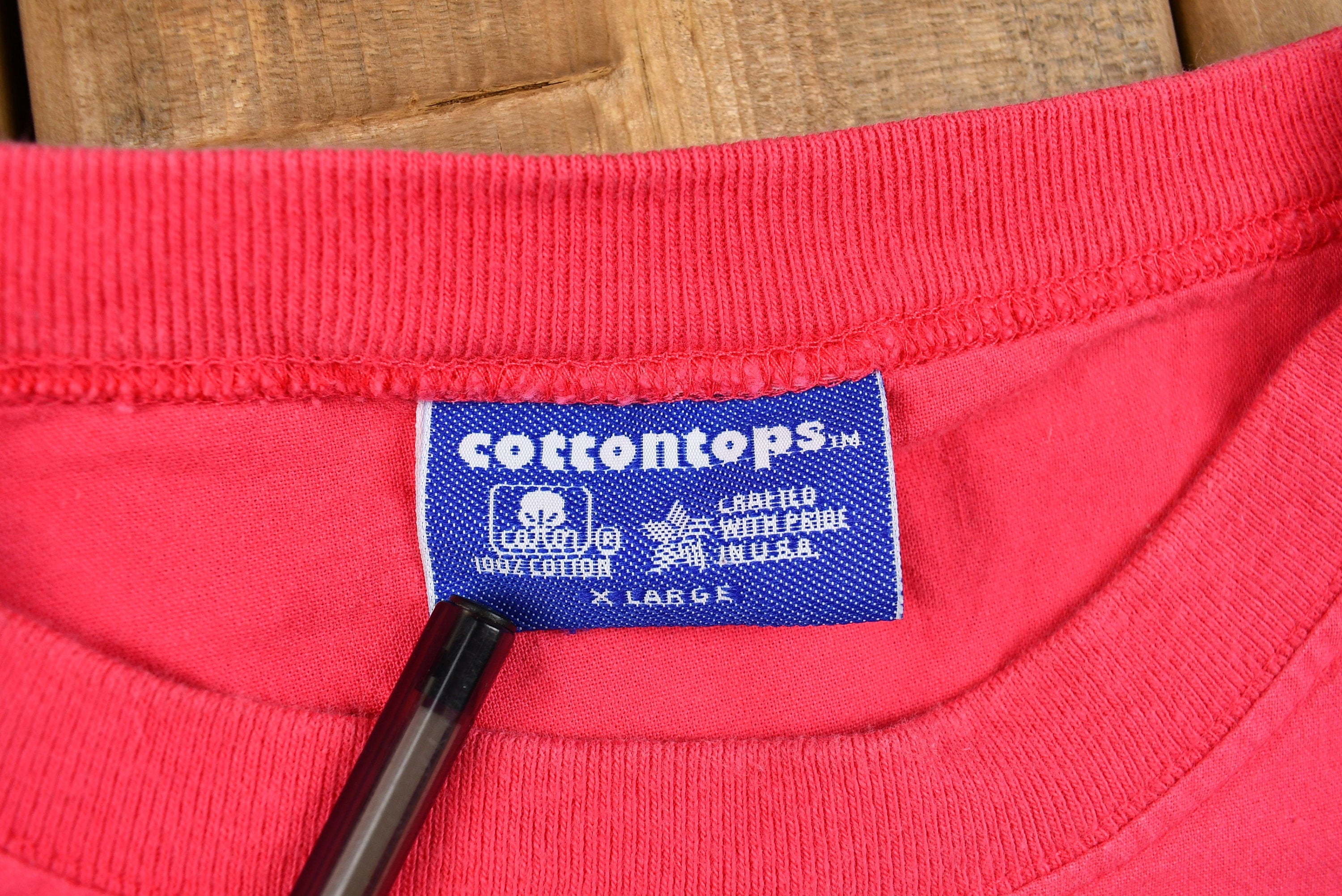 Vintage 1980s Hot Pink Fin N' Feather Graphic Batwing Sleeve Lightweight Sweatshirt