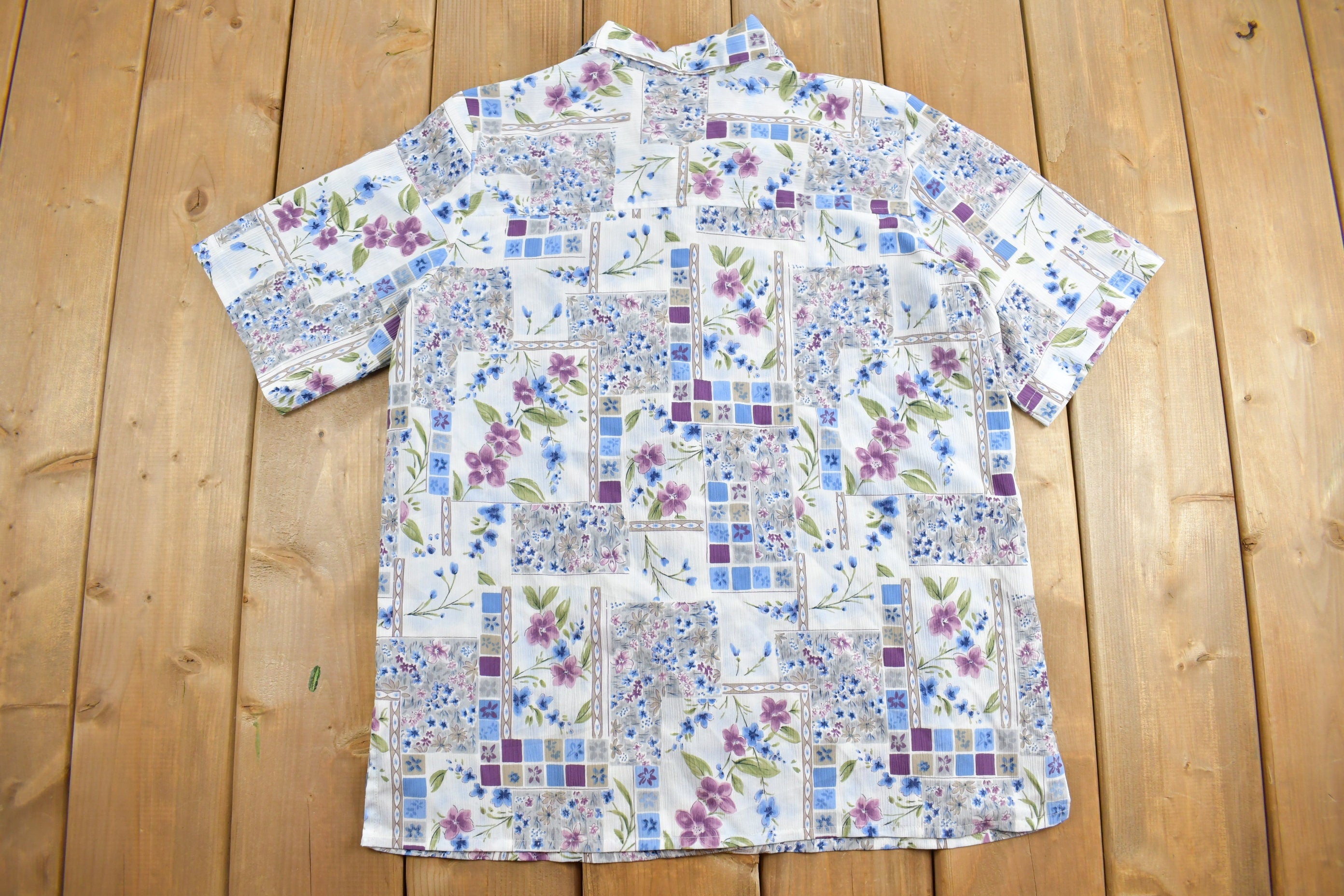 Vintage 1990s Floral Button Up Short Sleeve Shirt