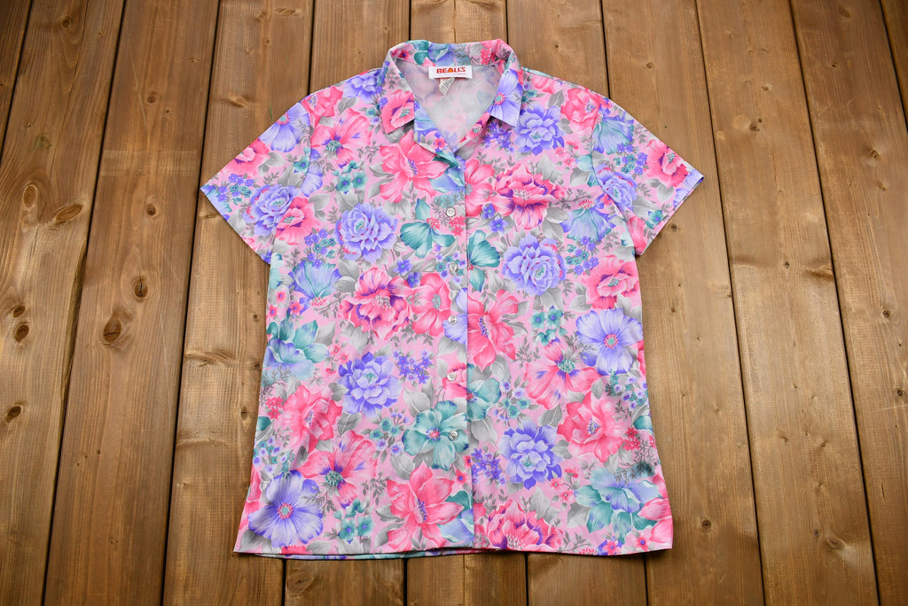 Vintage 1970s Floral Quarter-Button Up Short Sleeve Blouse