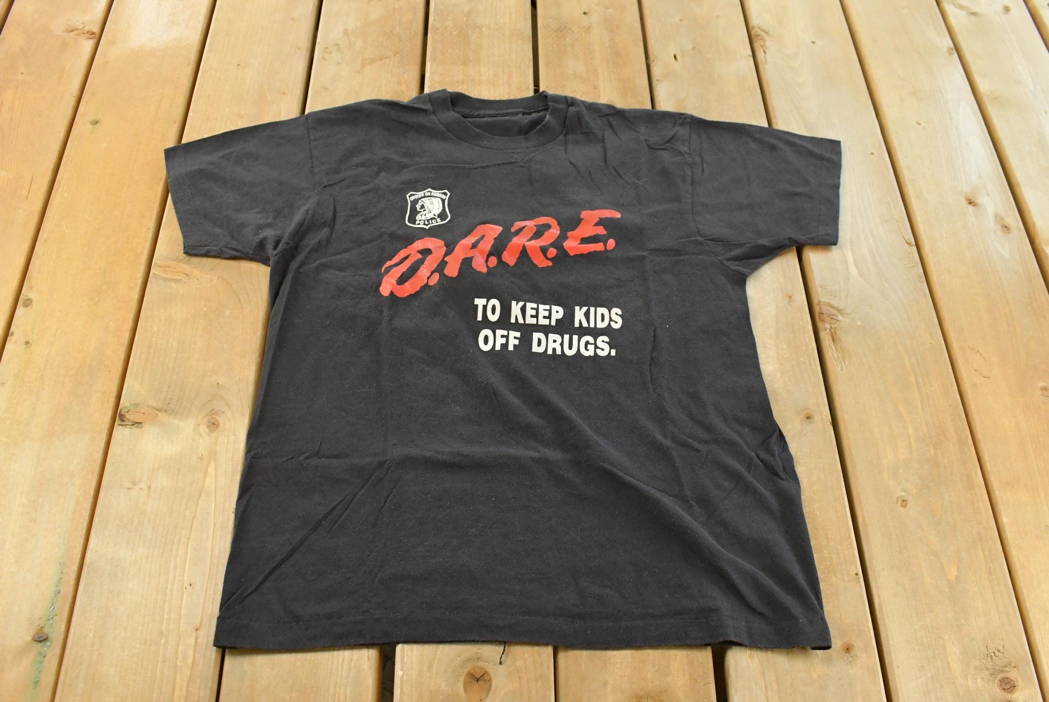 Vintage 1900s Dare to Resist Drugs And Violence Souvenir T-Shirt Men's M