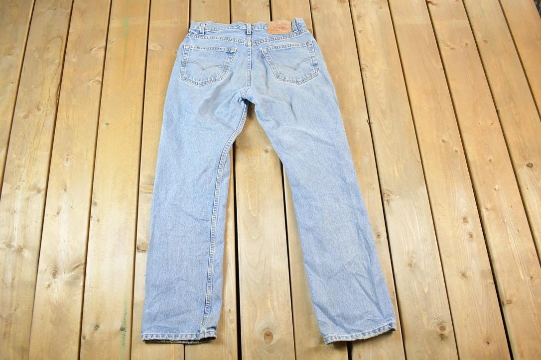 Vintage 1990s Levi Strauss Red Tab Denim Jeans Size 32 x 32 Made In USA