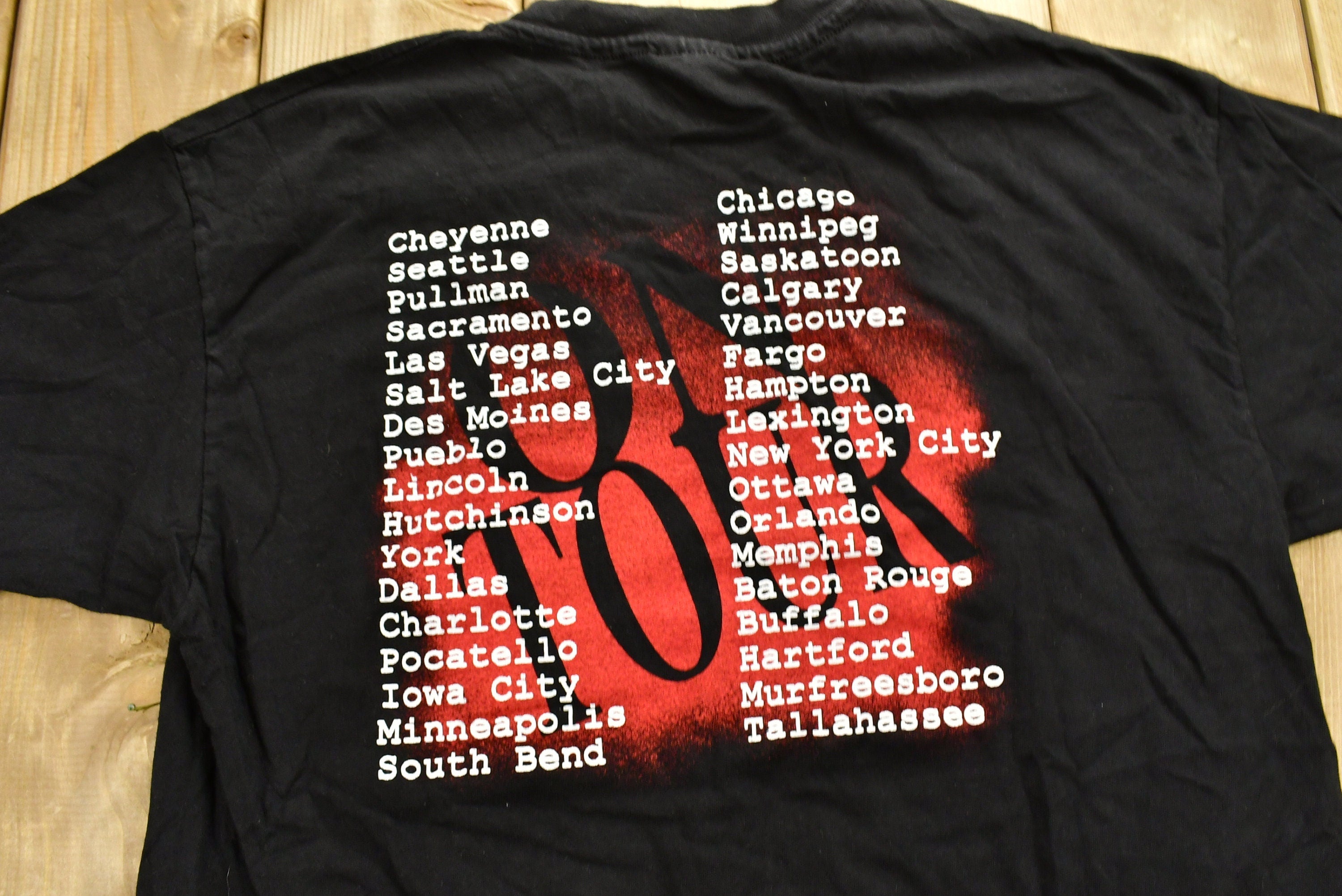 Vintage 1993 The Garth Brooks Tour Band T-shirt