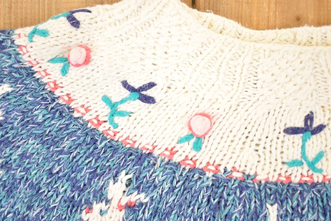 Vintage 1990s Woolrich Chunky Knit AOP Farm Theme Crewneck Sweater Women's S