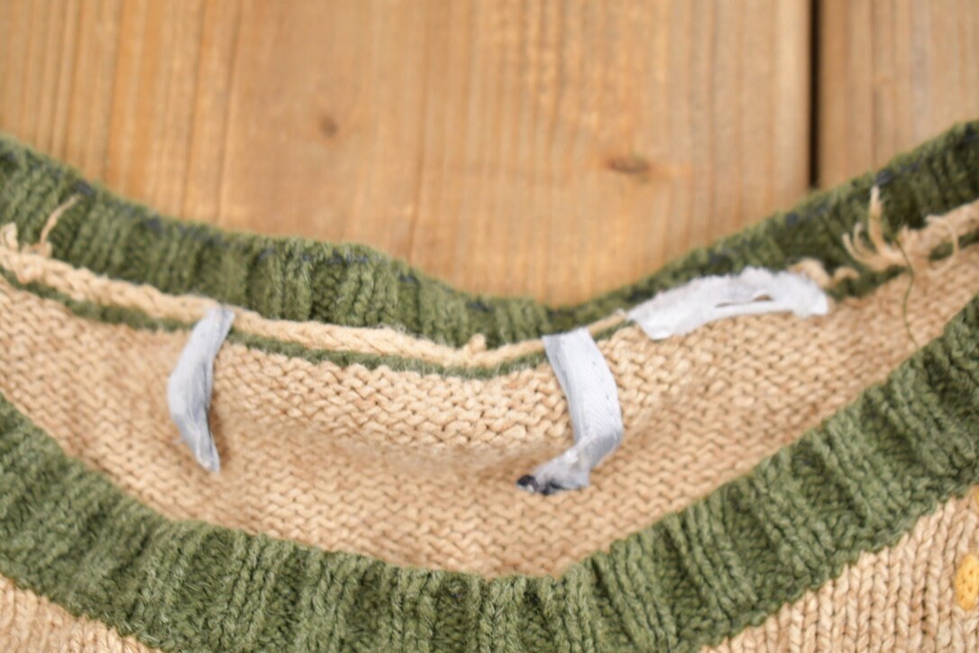 Vintage 1990s Cute Floral Knit Sweater