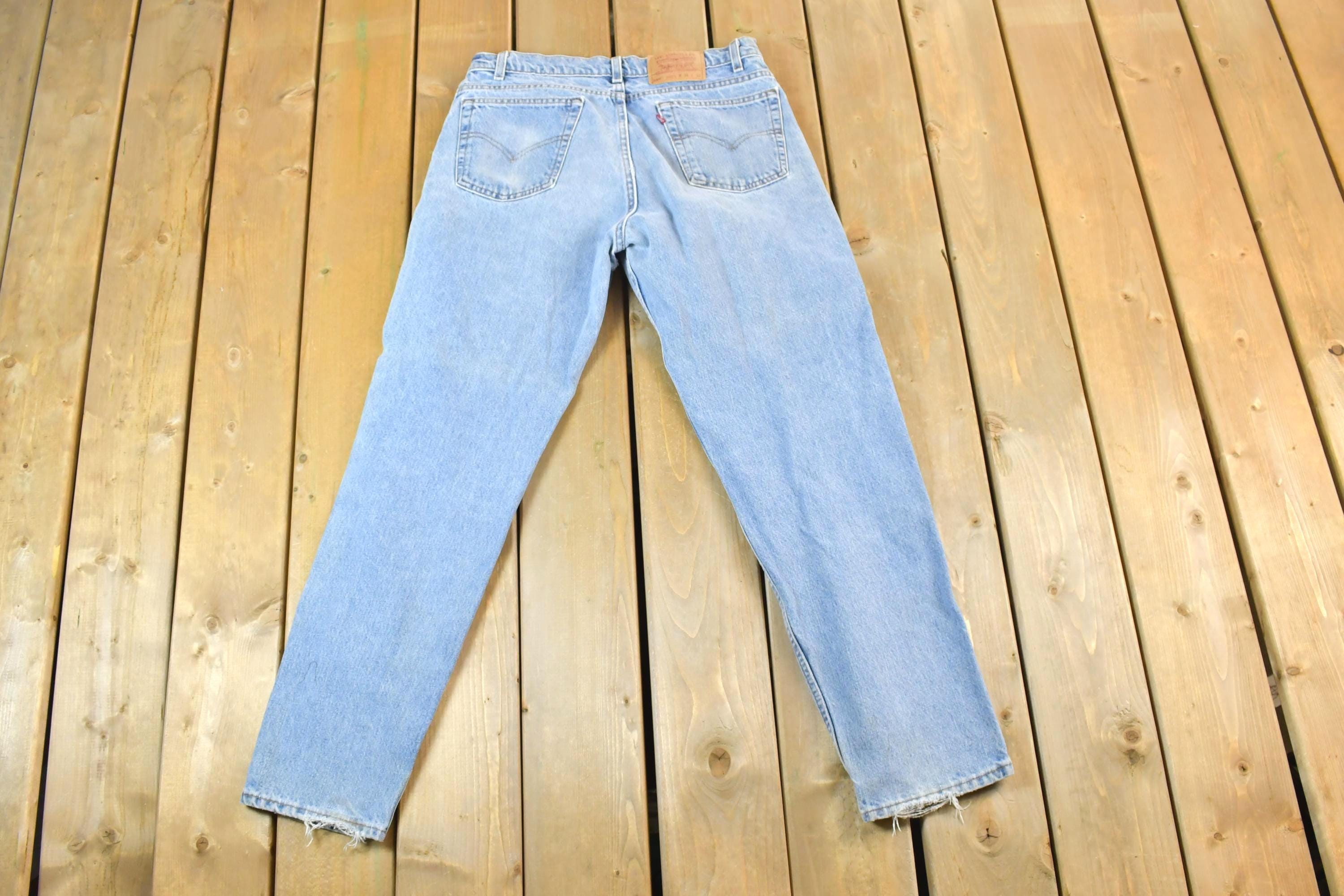 Vintage 1990s Levi Strauss 550 Red Tab Denim Jeans Size 36x32