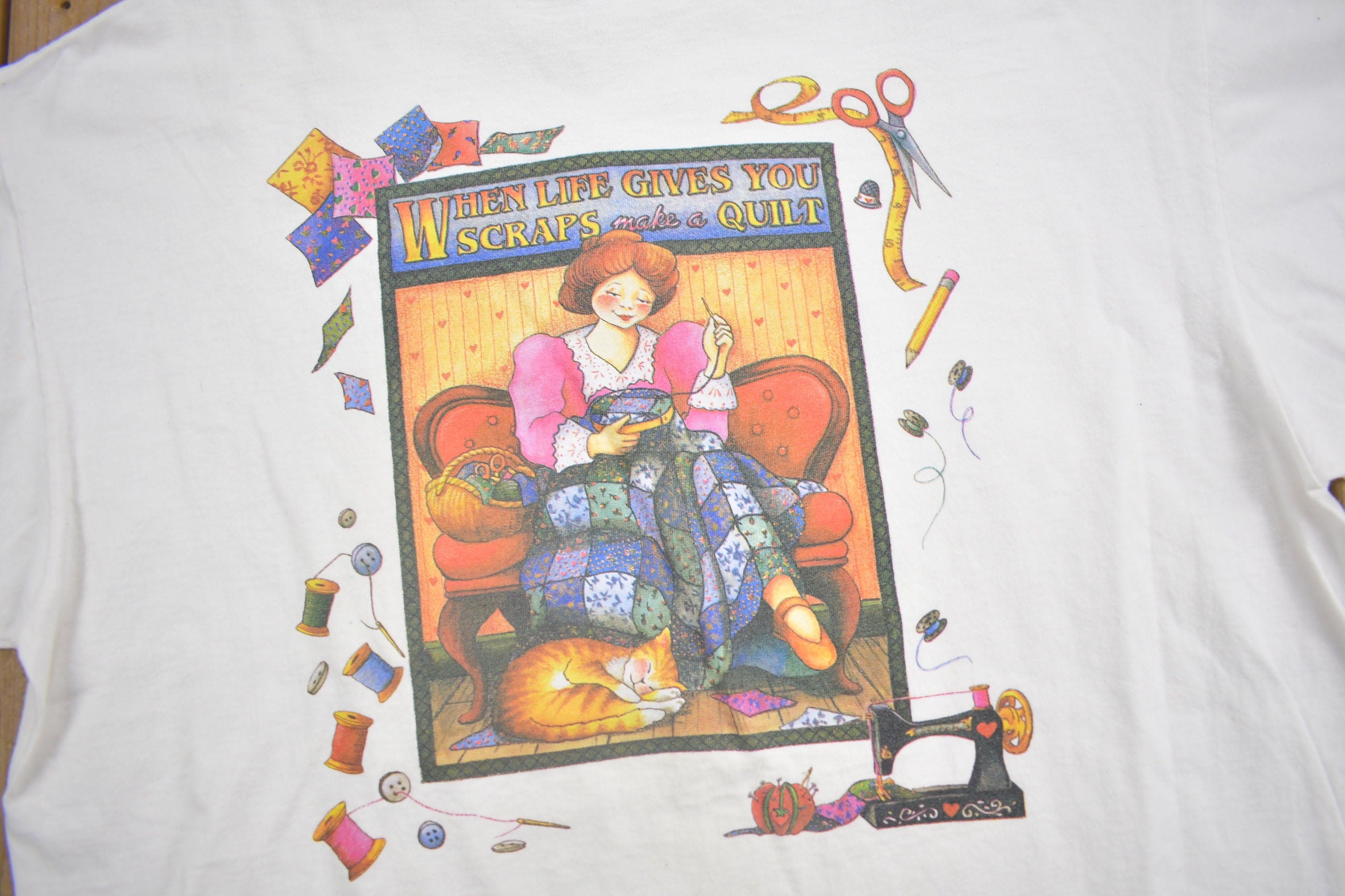 Vintage 1990s "When Life Gives You Scraps Make A Quilt" Graphic T Shirt