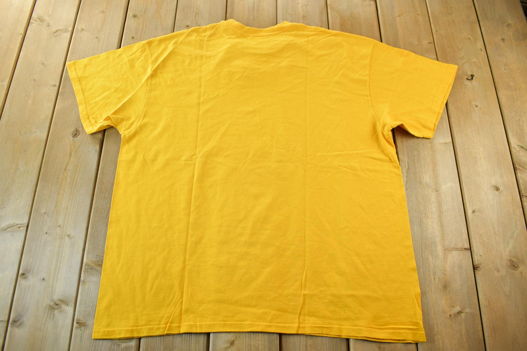 Vintage 2000s Nike Embroidered Swoosh Graphic T-Shirt