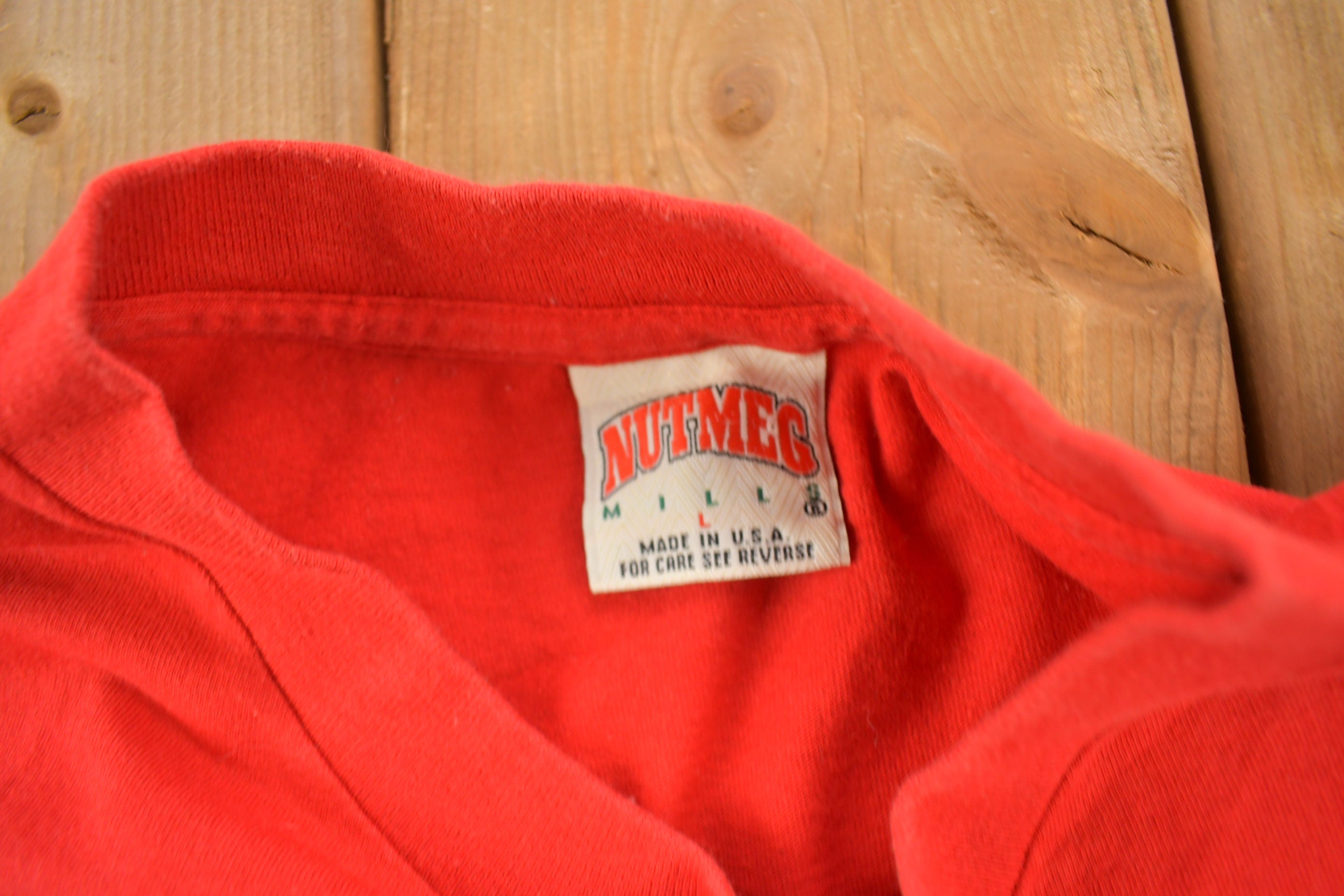 Vintage 1990s Chicago Bulls NBA Embroidered T-Shirt
