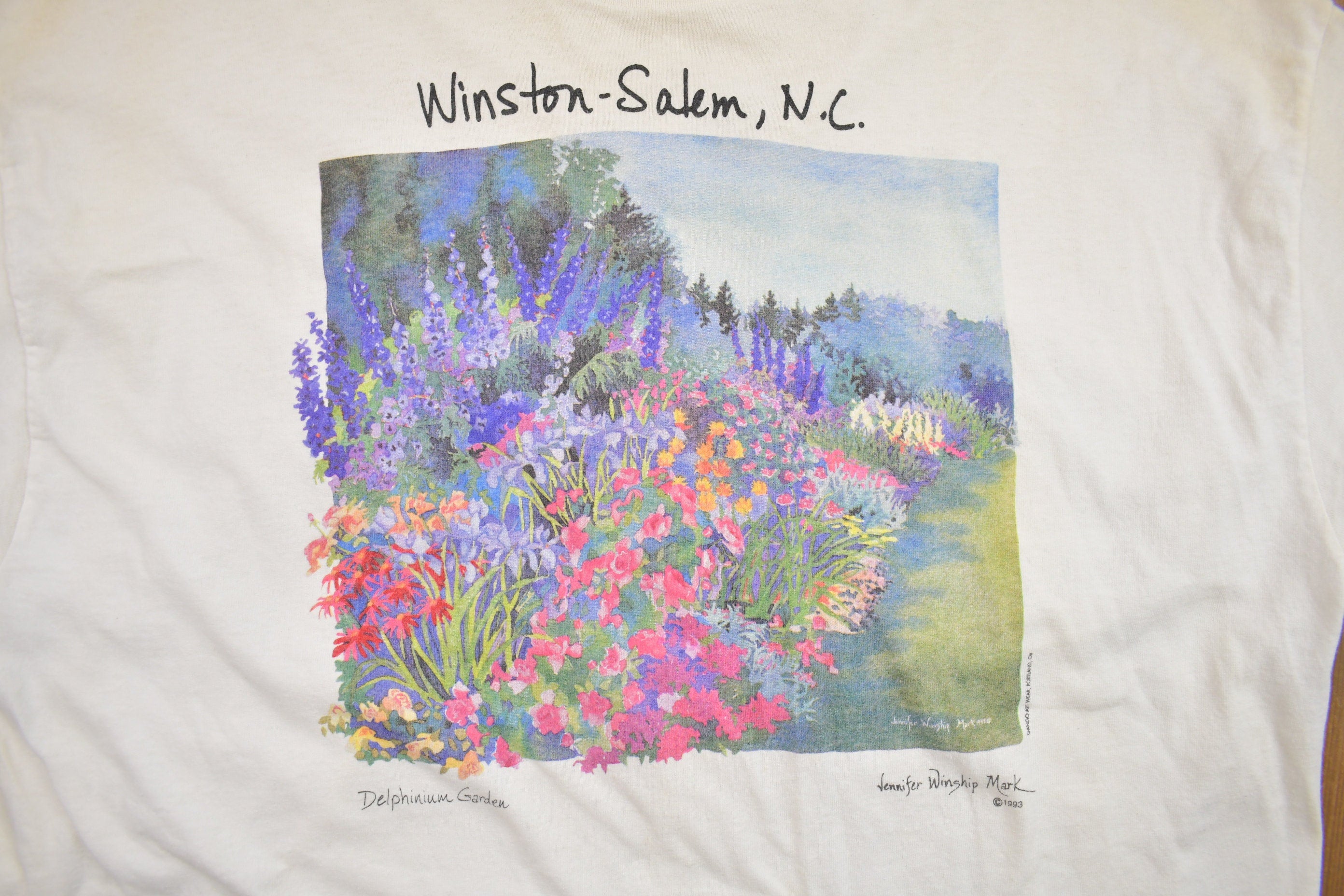 Vintage 1990s Winston-Salem Abstract Flowers Souvenir T Shirt