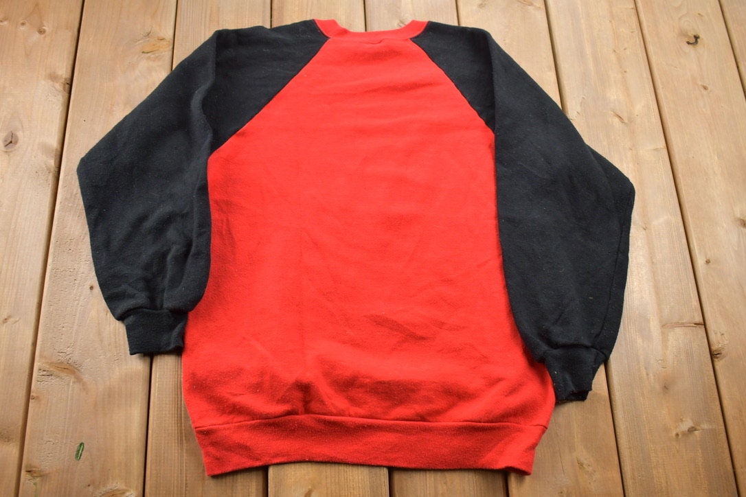 Vintage 1980s Blank Black Red Raglan Crewneck Sweatshirt / 80s Crewneck / Vintage Basics / Streetwear / Essentials / Buy Used Clothes