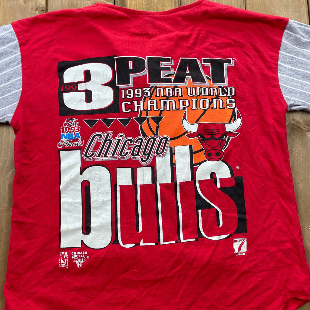 Vintage 1993 Chicago Bulls 3 Peat Graphic Baseball Style T-Shirt