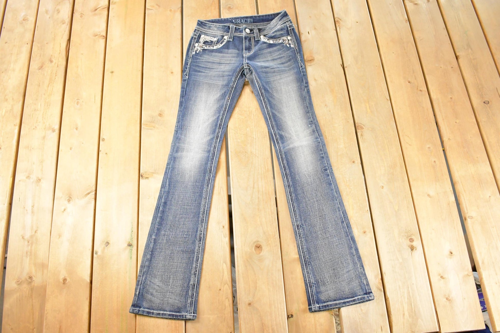 Vintage Deadstock Y2K Grace In LA Bedazzled Bootcut Low Rise Jeans Women's Size 26 x 32