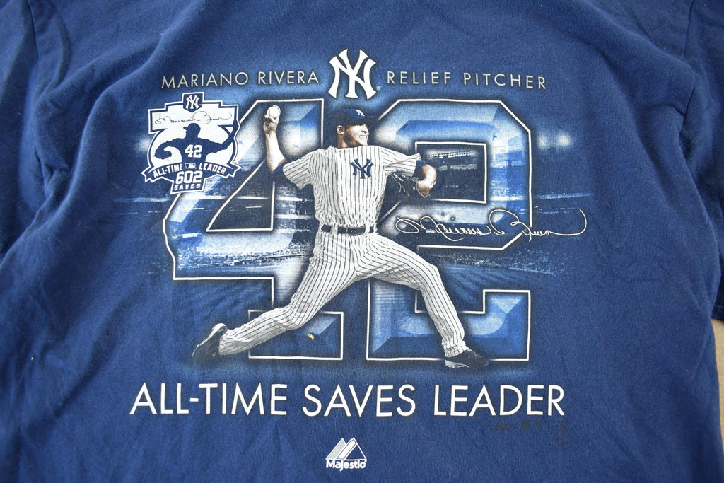 Vintage 2000s New York Yankees Mariano Rivera MLB Graphic T-Shirt
