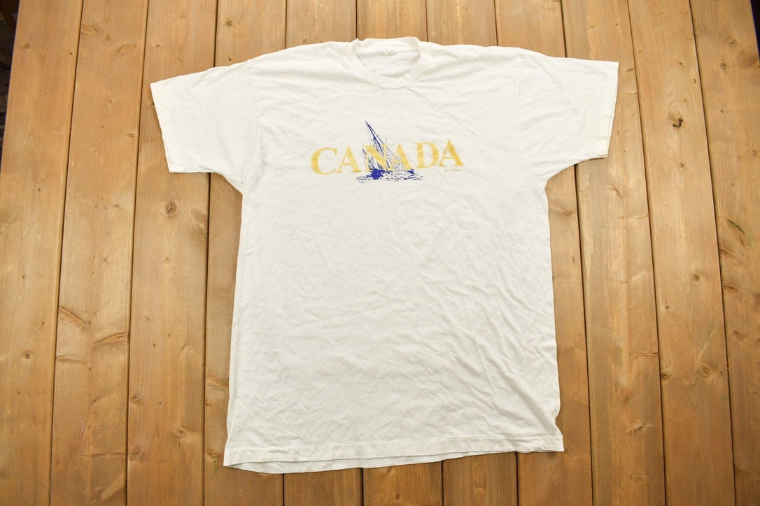 Vintage 2000 Embroidered Sailing Canada Novelty T-Shirt