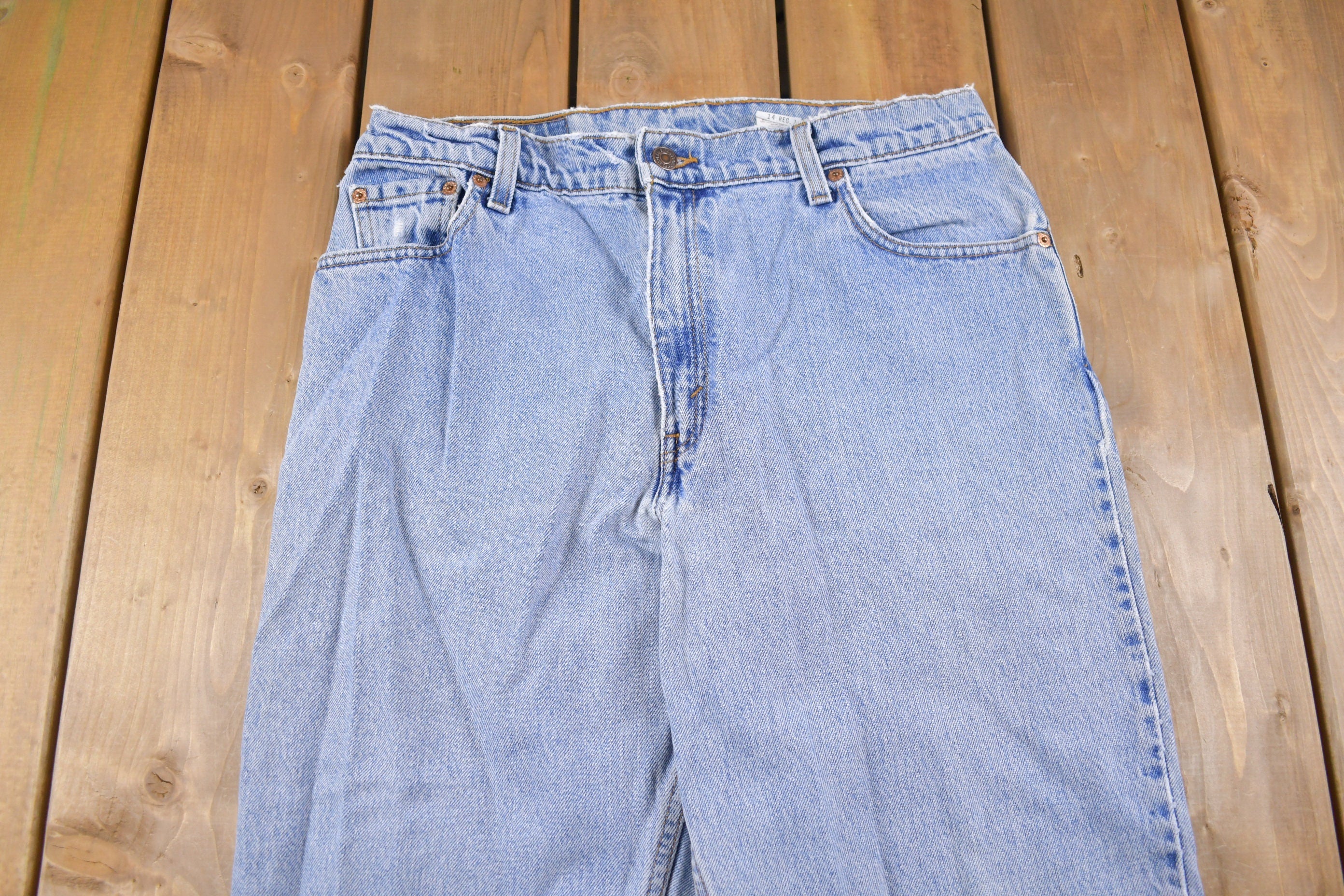 Vintage 1990s Levi's 550 Red Tab Jeans Size 32 x 31