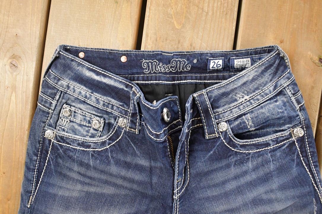 Vintage Deadstock Y2K Miss Me Bedazzled Low Rise Jeans Women's Size 26x31