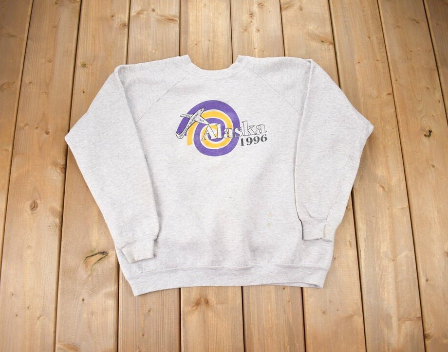 Vintage 1990s Hanes Activewear Alaska 1996 Crewneck Sweatshirt