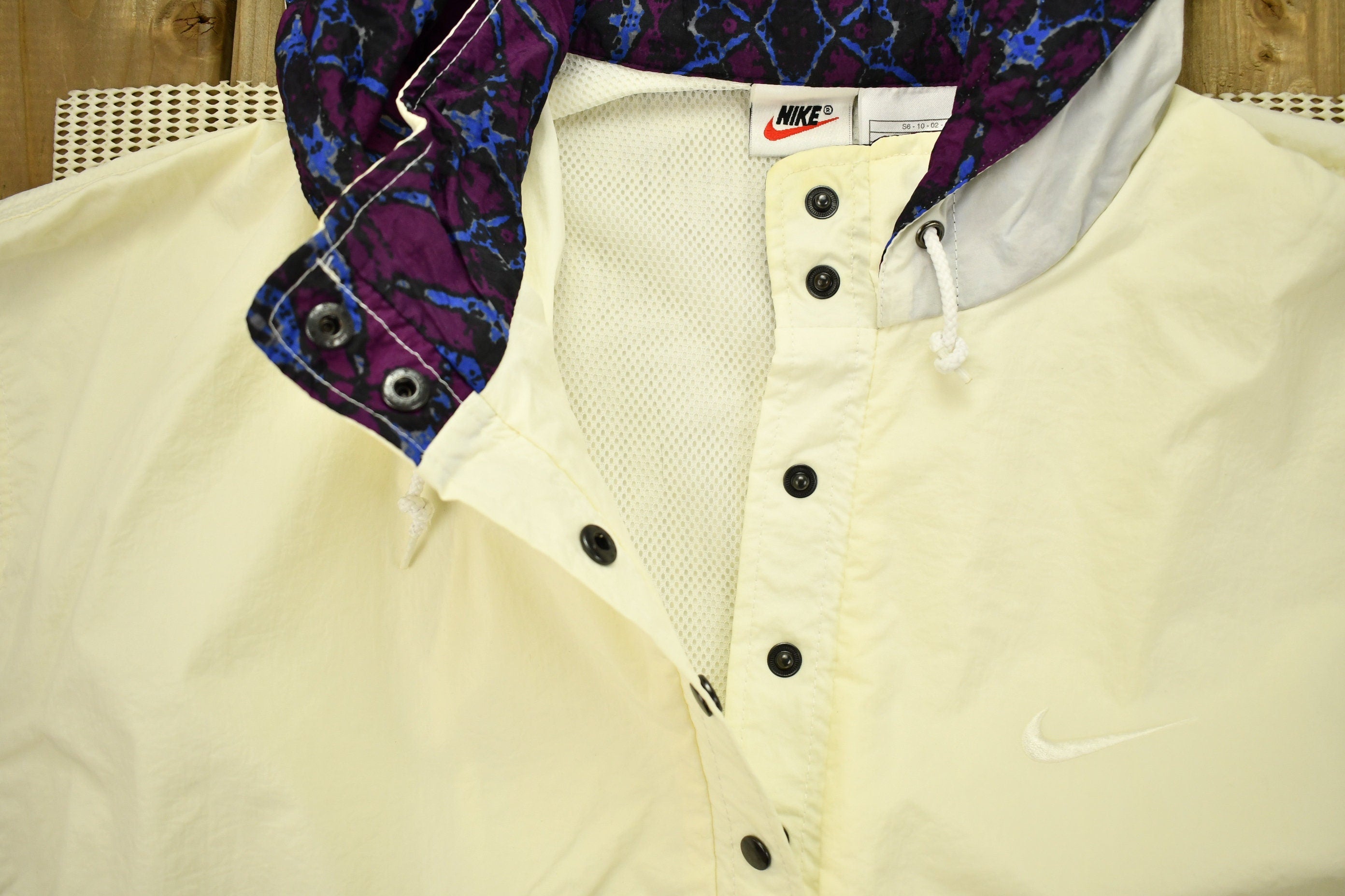 Vintage 1990s Nike Mini Swoosh Youth Size T-Snap Windbreaker Jacket