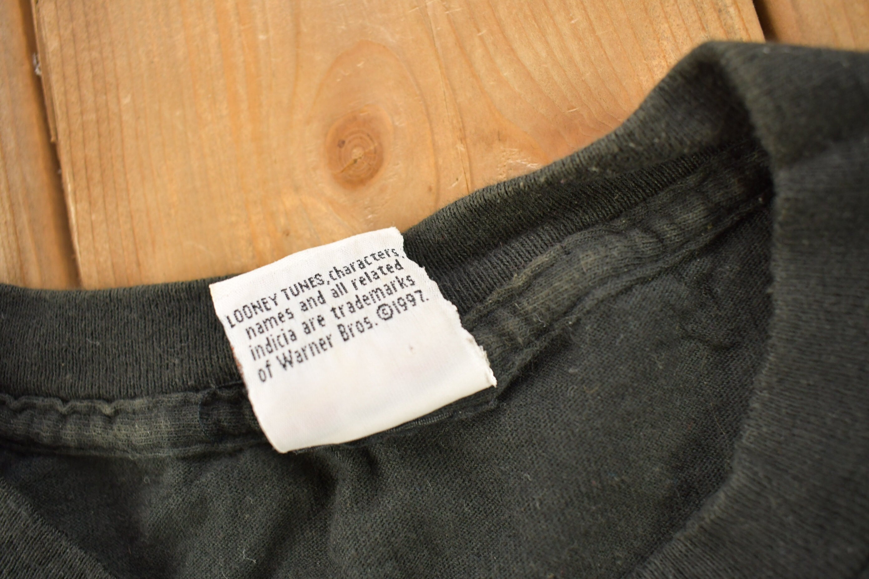 Vintage 1997 Samurai Taz Looney Tunes Cartoon T-Shirt