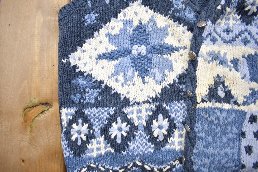 Vintage 1990s 3D Winter Colored Cable Knit Sweater Vest / Vintage 90s Vest / Abstract Patterns / Hand Knitted