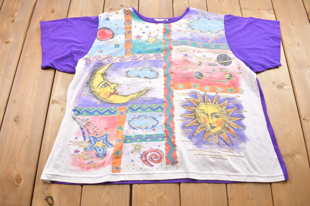 Vintage 1990s Moon And Sun Abstract Sky Graphic T-Shirt