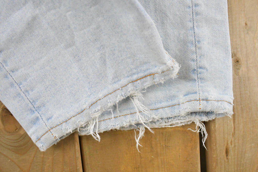 Vintage 1990s Levi's 550 Relaxed Tapered Fit Denim Jeans Men's 32 x 32.5 / 90s Levi's / Distressed Sun Faded Jeans / Made in USA