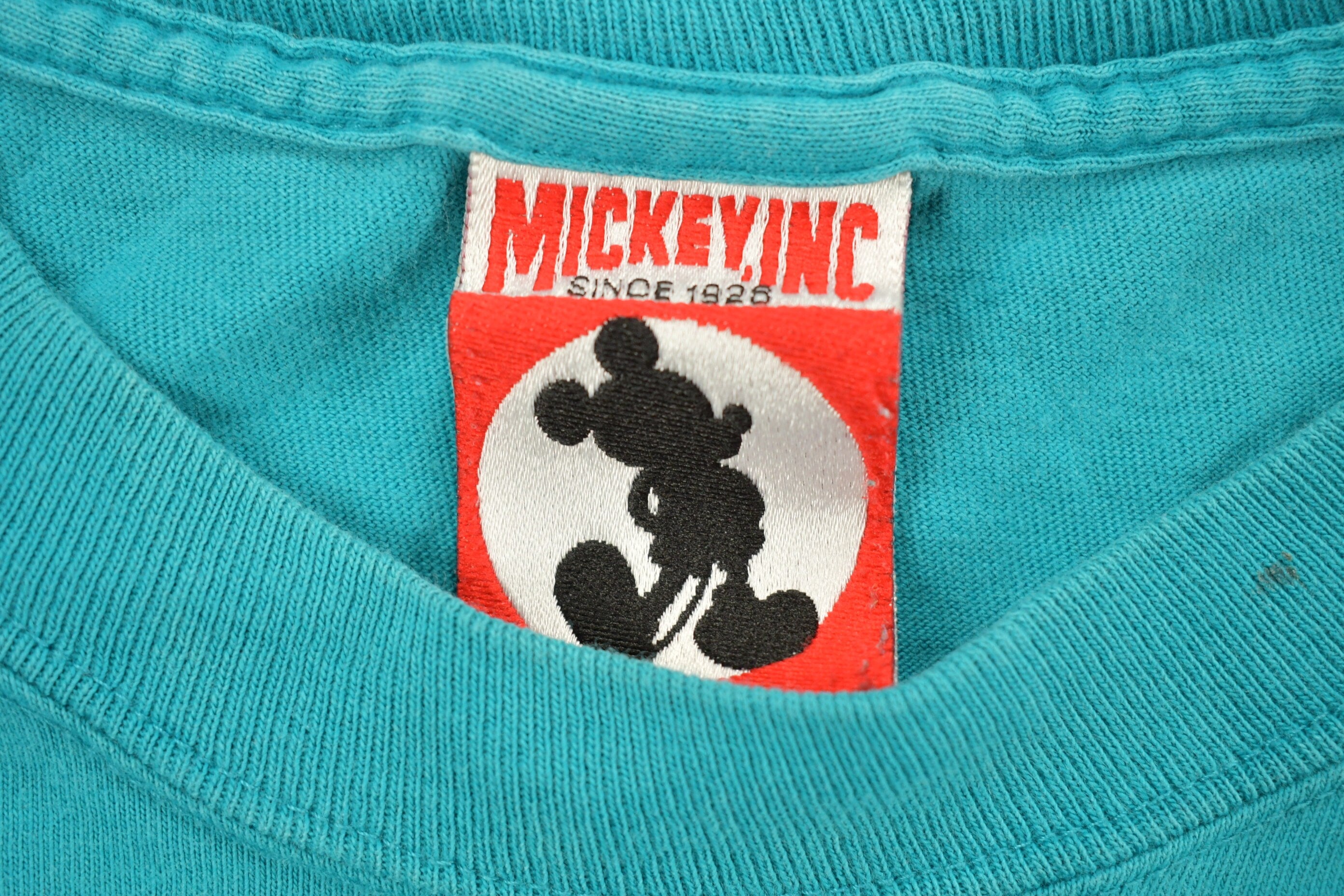 Vintage 1990s Tigger Mickey Inc Graphic T-Shirt Winnie The Pooh Disney