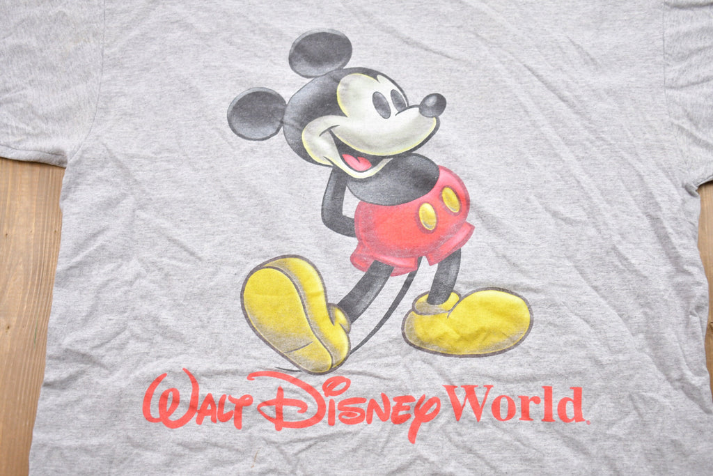 Vintage 1990s Walt Disney World Mickey Mouse Graphic T-Shirt