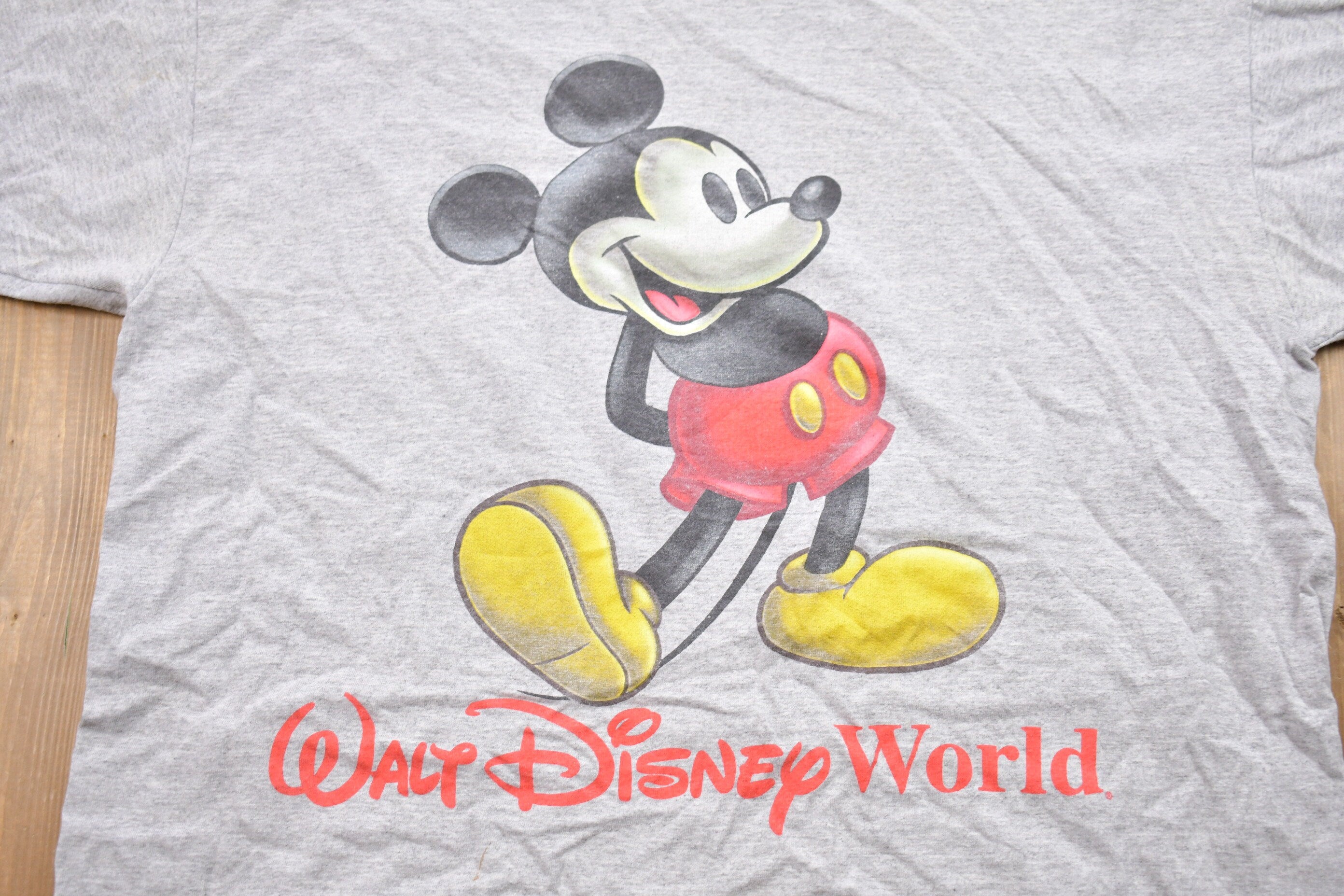 Vintage 1990s Walt Disney World Mickey Mouse Graphic T-Shirt