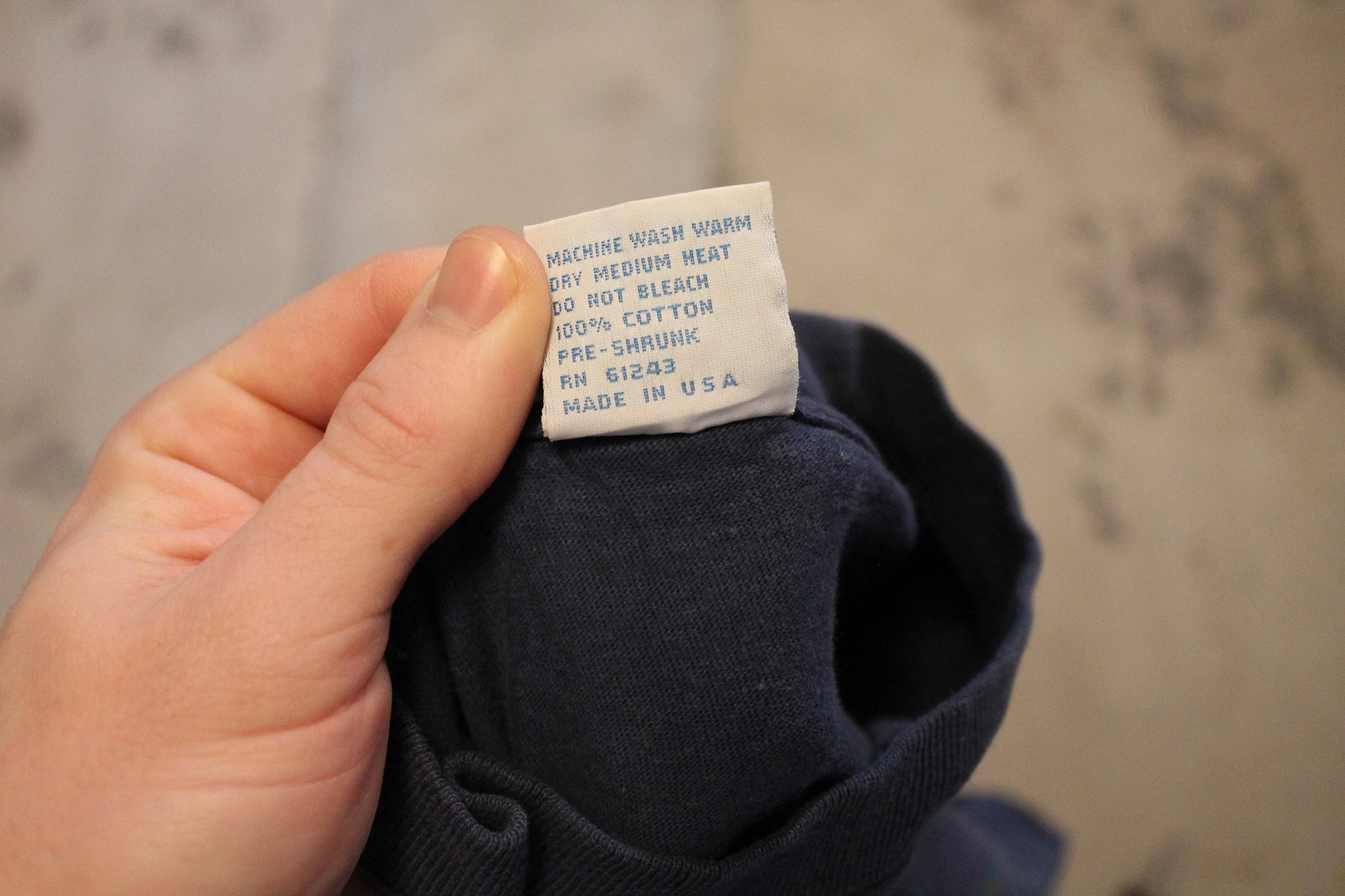 Vintage Badlands South Dakota Long Sleeve Souvenir T Shirt Graphic / Dream Catcher / Feathers Print / 80s / 90s / Made In USA