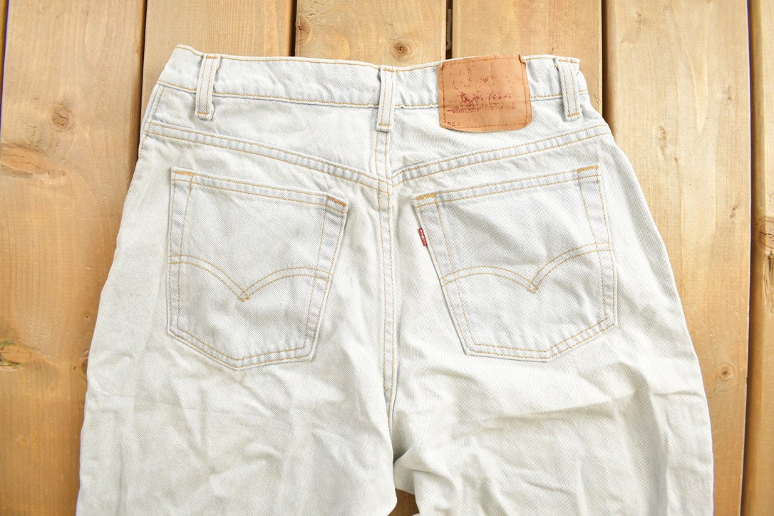 Vintage 1990s Levi 551 Red Tab Jeans Size 29 x 31