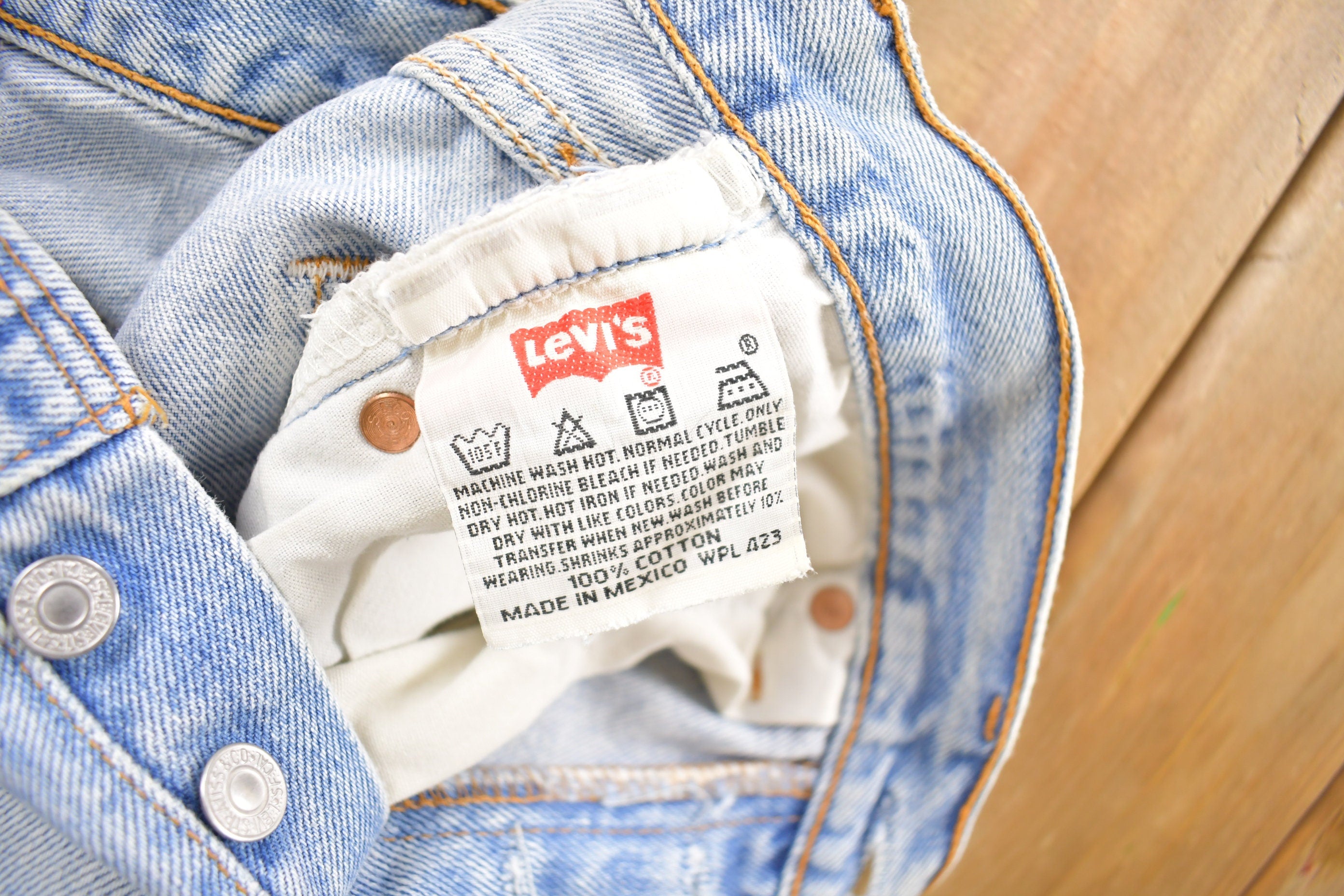 Vintage 1990s Levi's 501 Light Wash Denim Jeans Size 28 x 25