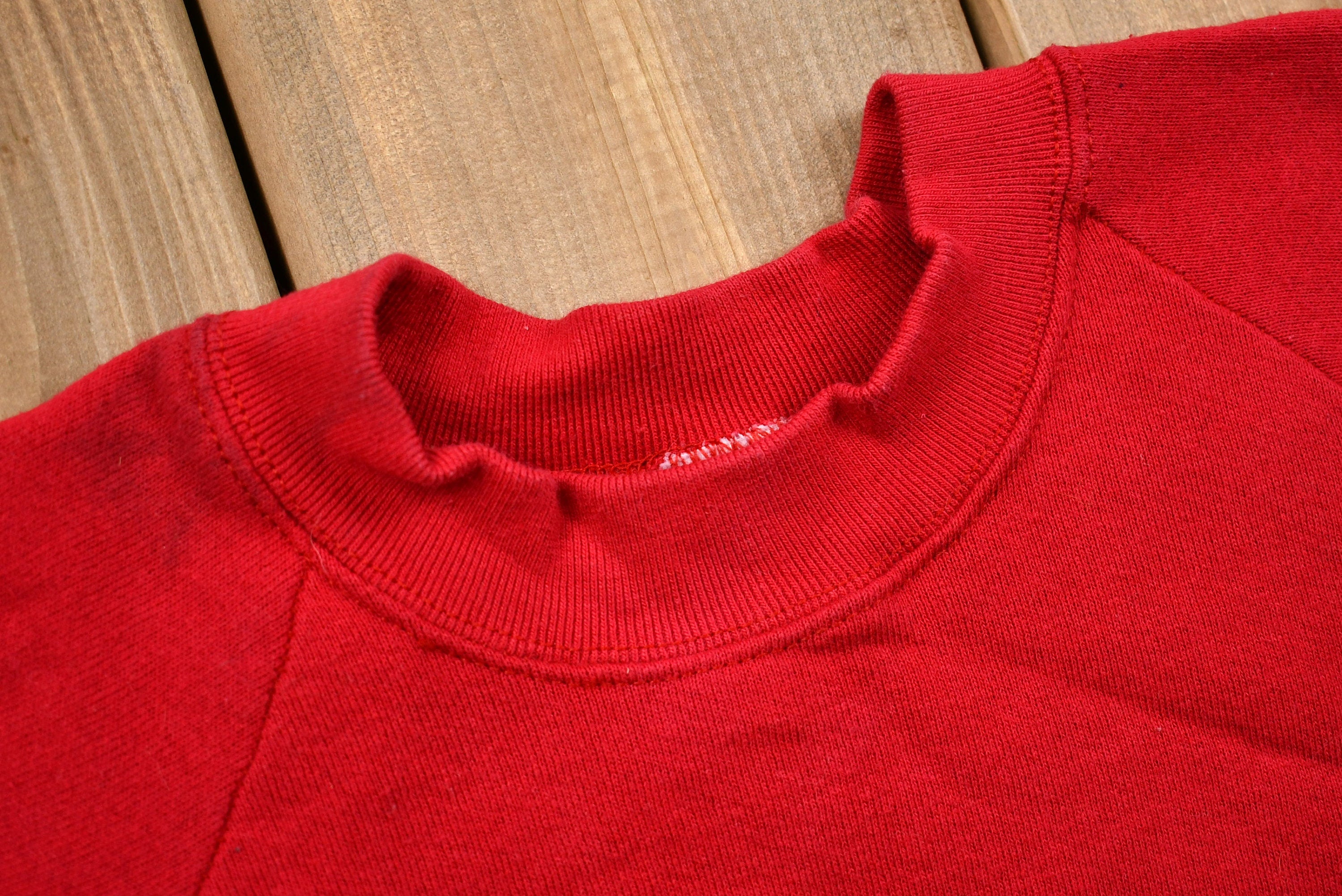 Vintage 1990s Fruit Of The Loom Red Raglan Sweatshirt