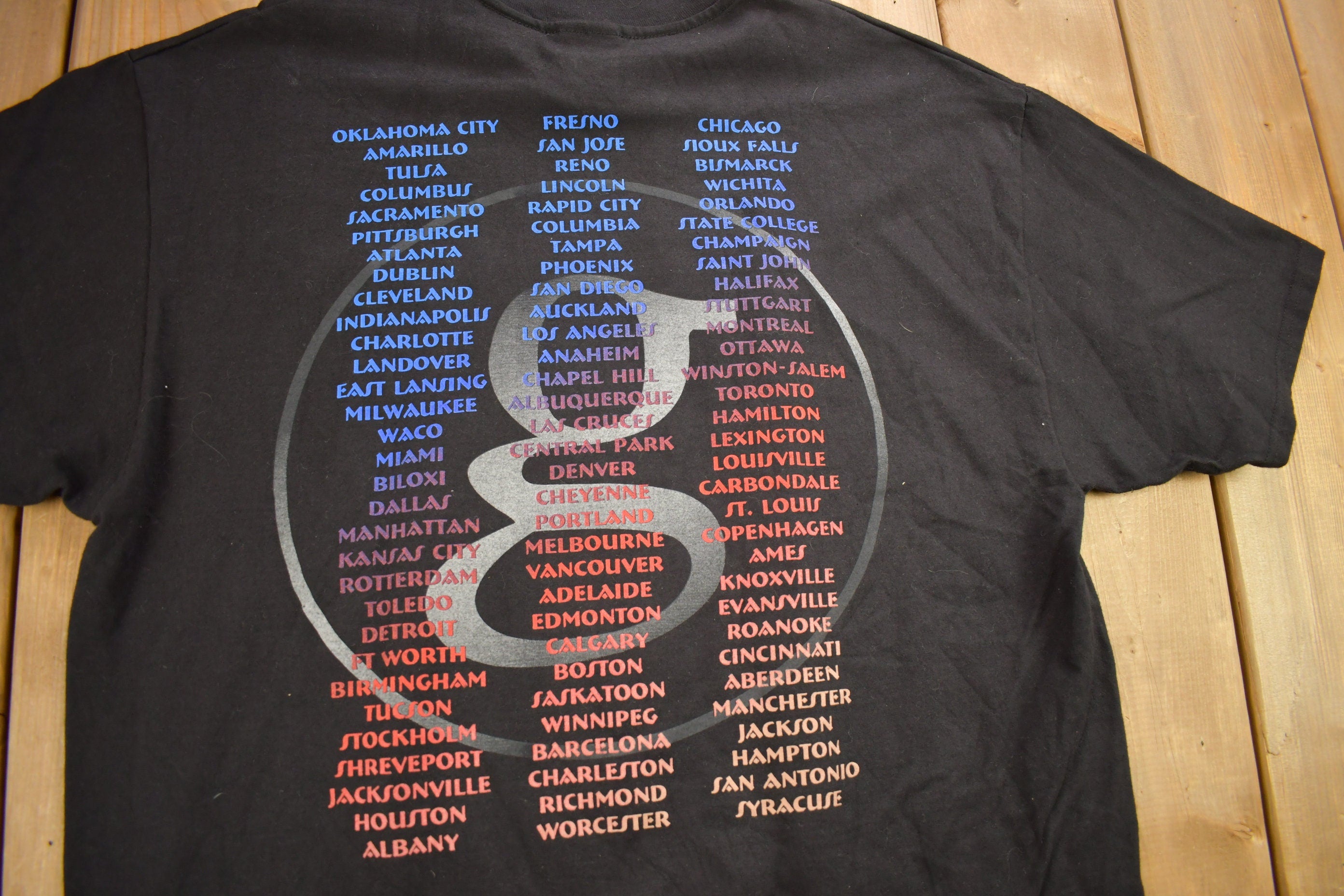 Vintage 1996 Garth Brooks Graphic Country Music T-Shirt