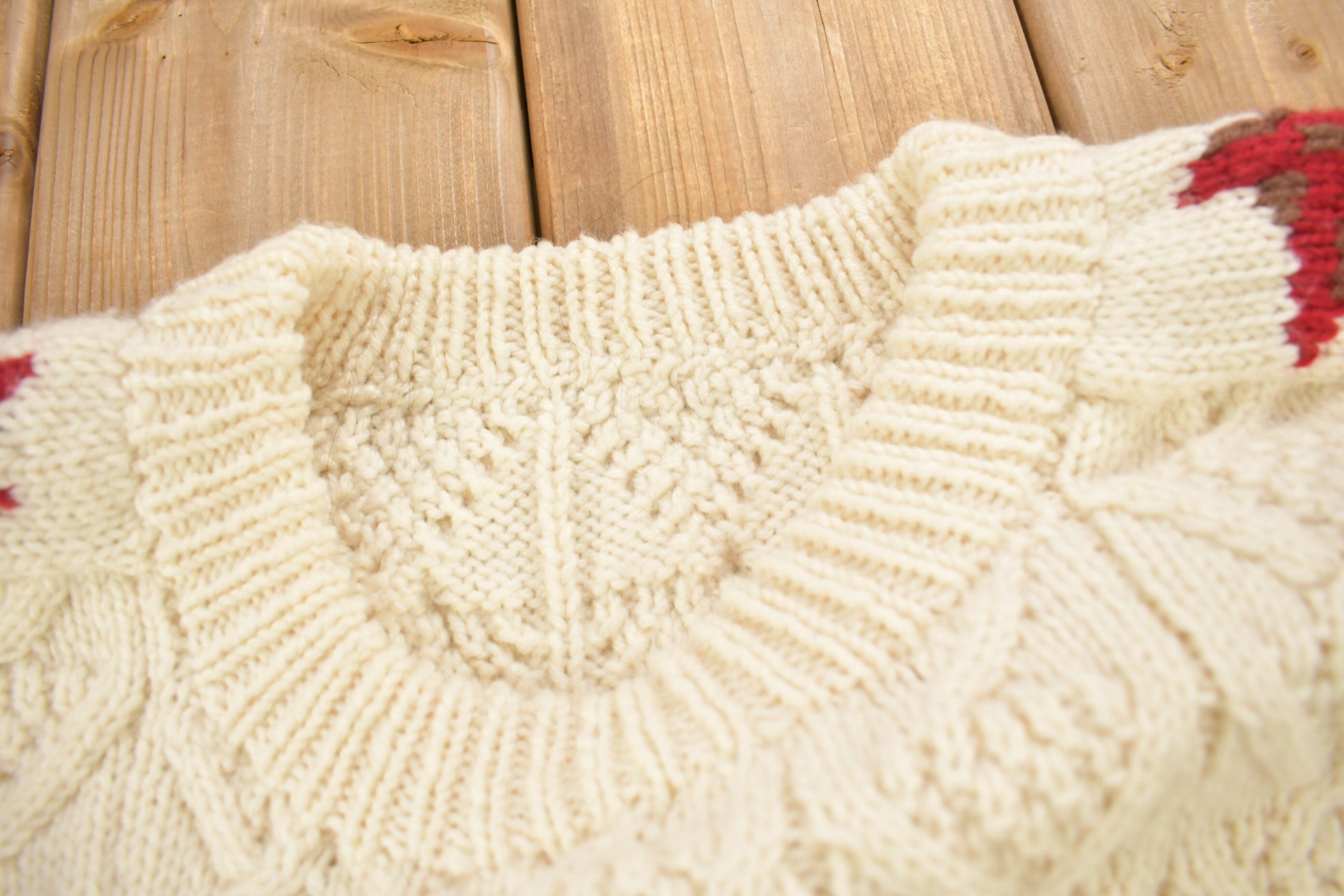 Vintage 1990s Cable Knitted Floral Theme Crewneck Sweater