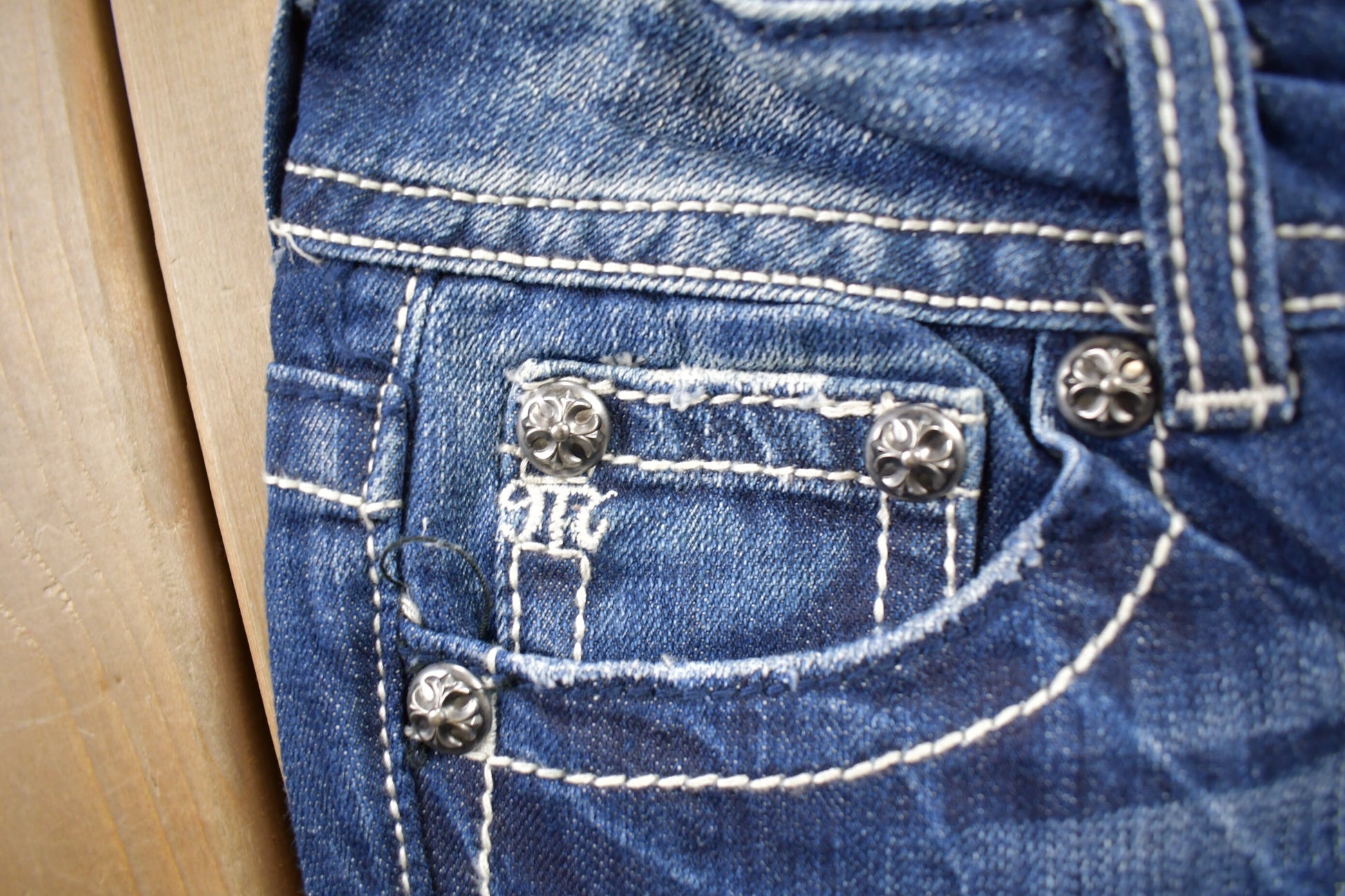 Vintage Y2K Miss Me Bedazzled Low Rise Jeans Size 26x32