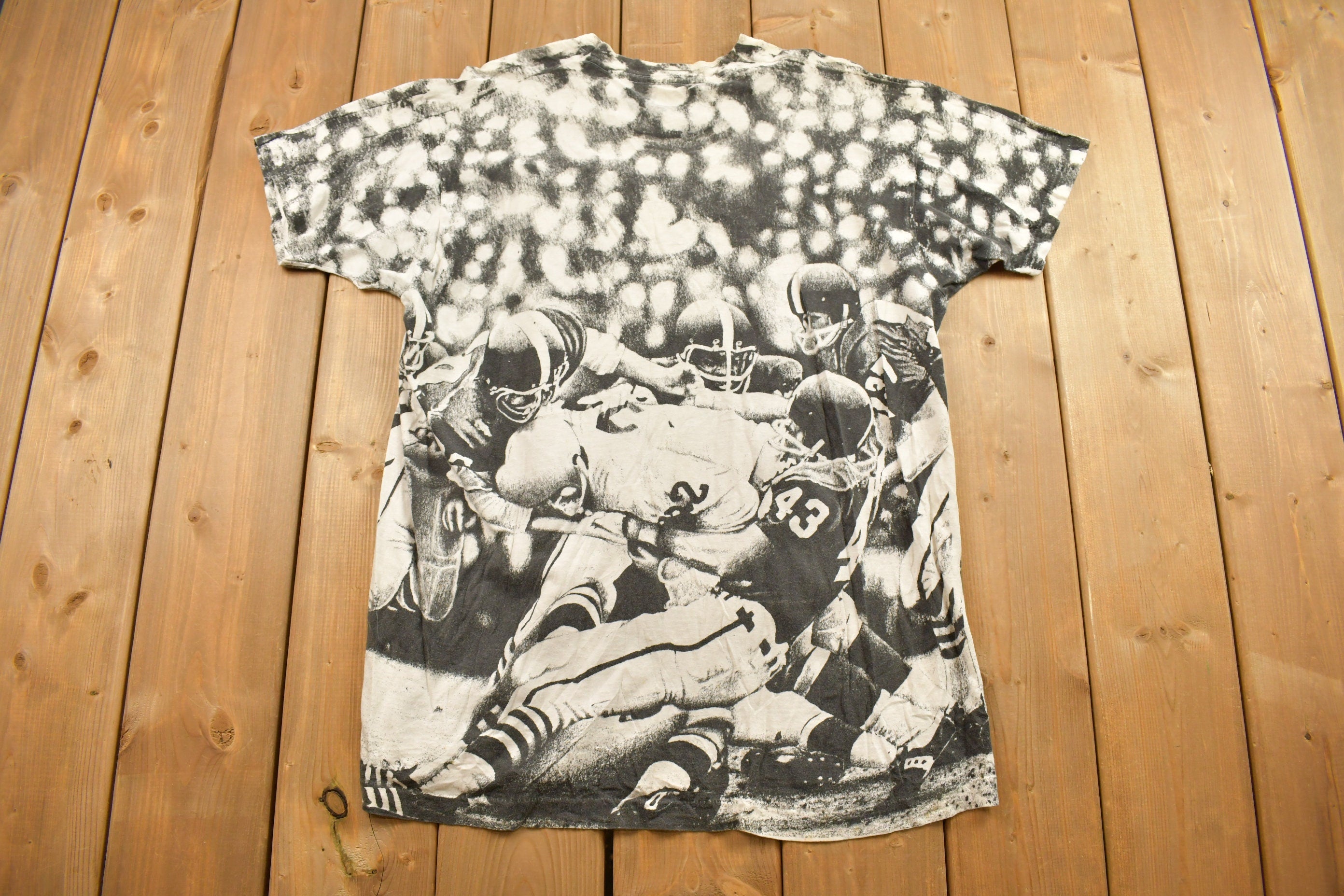 Vintage 1990s Cleveland Browns NFL All Over Print Graphic T-Shirt