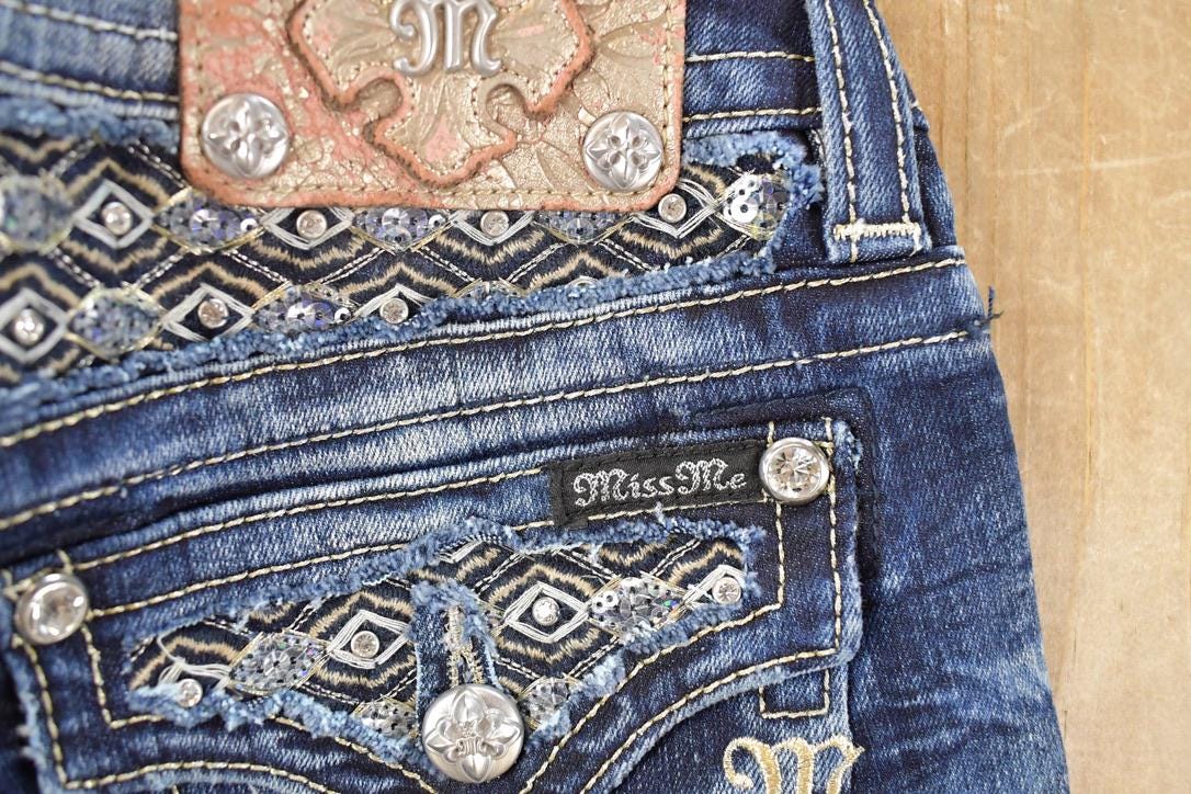 Vintage Deadstock Y2K Miss Me Bedazzled Low Rise Jeans Women's Size 26x31