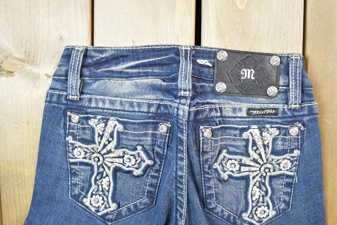 Vintage Y2K Miss Me Bedazzled Low Rise Jeans Size 26x31