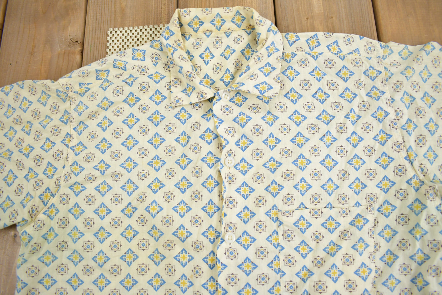 Vintage 1950s Single Needle All Over Print Button Up Shirt / Vintage All Over Print / Short Sleeve / True Vintage / MCM / Art Deco