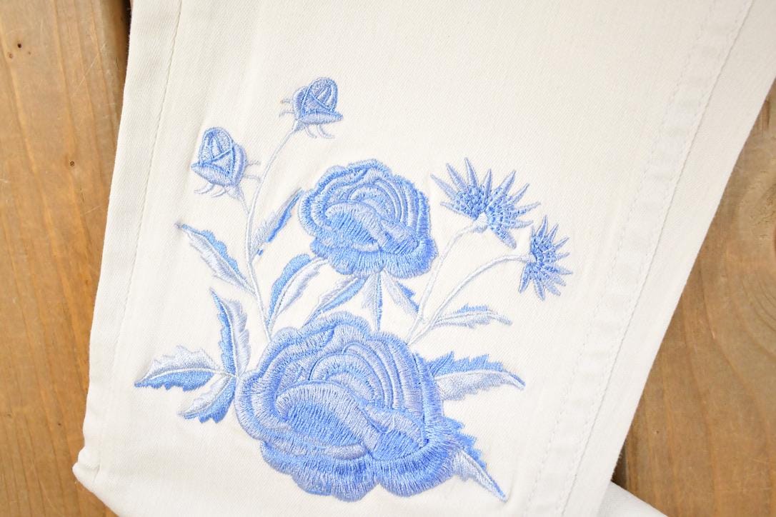 Vintage Deadstock Y2K Grace In LA Bedazzled Bootcut Low Rise Jeans Women's Size 26 x 32